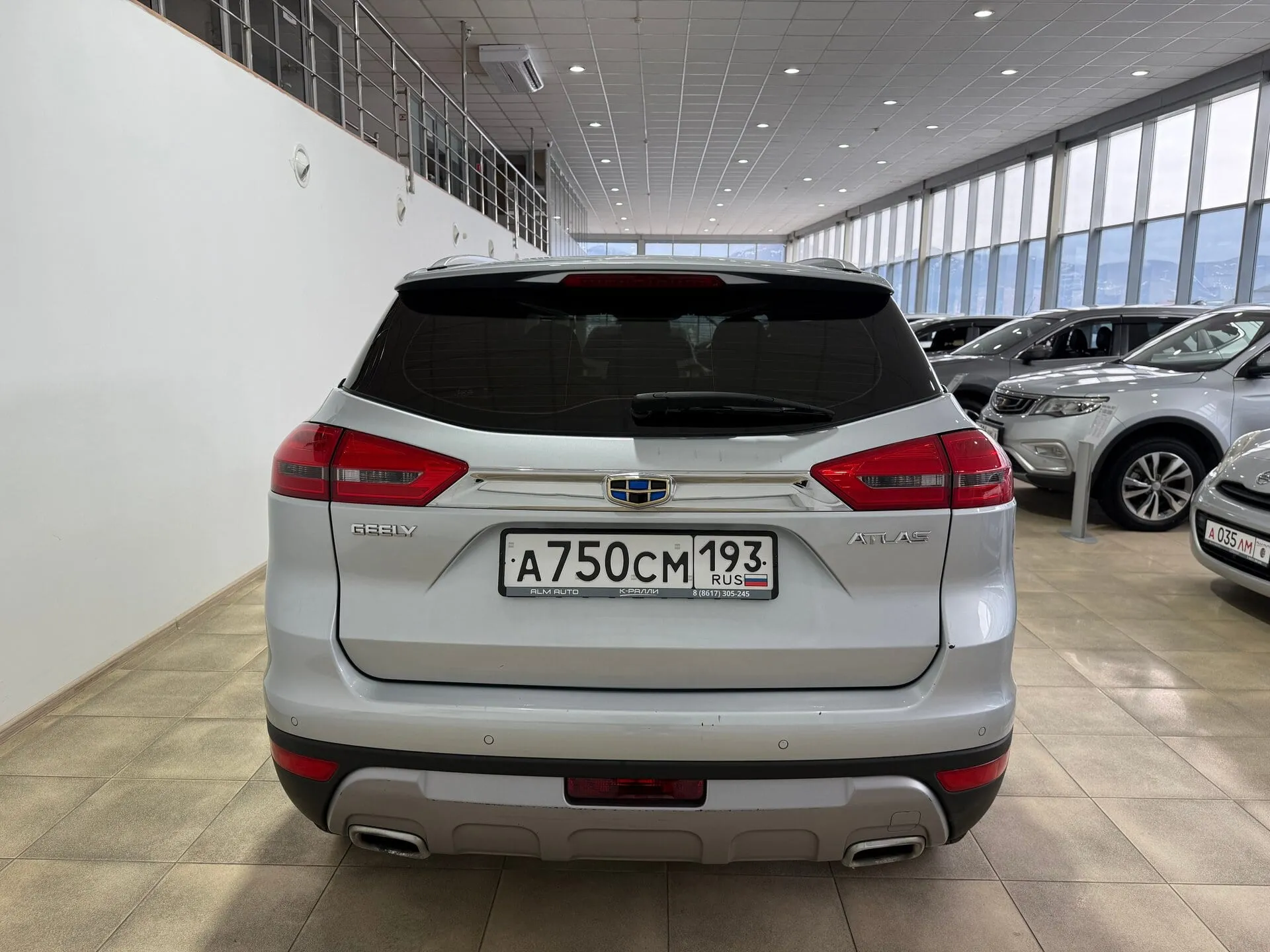 Geely Atlas — фото 5 из 33