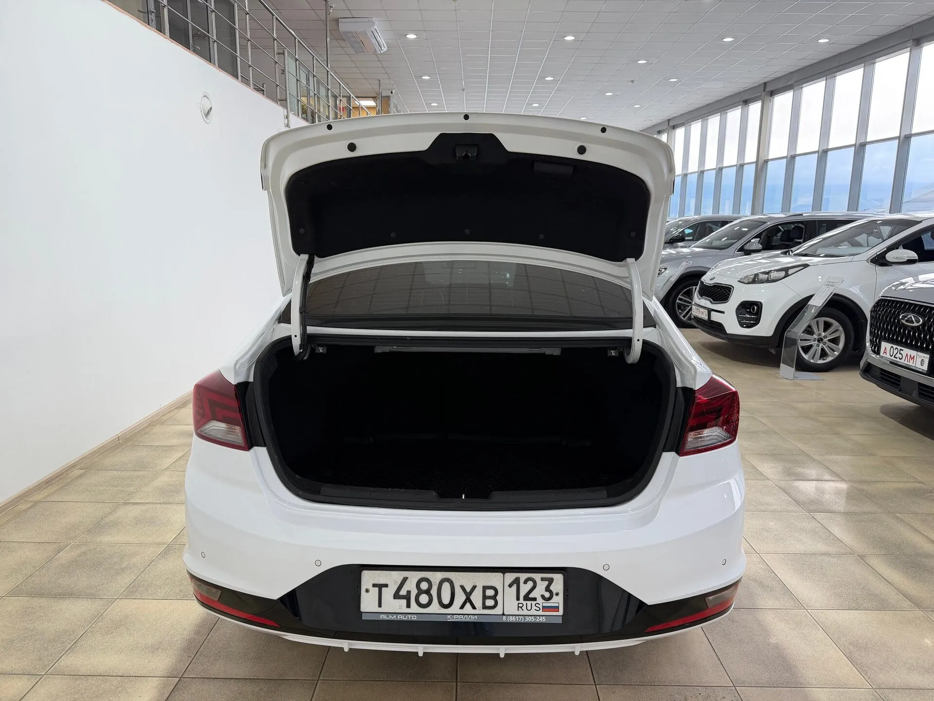 Hyundai Elantra — фото 20 из 34