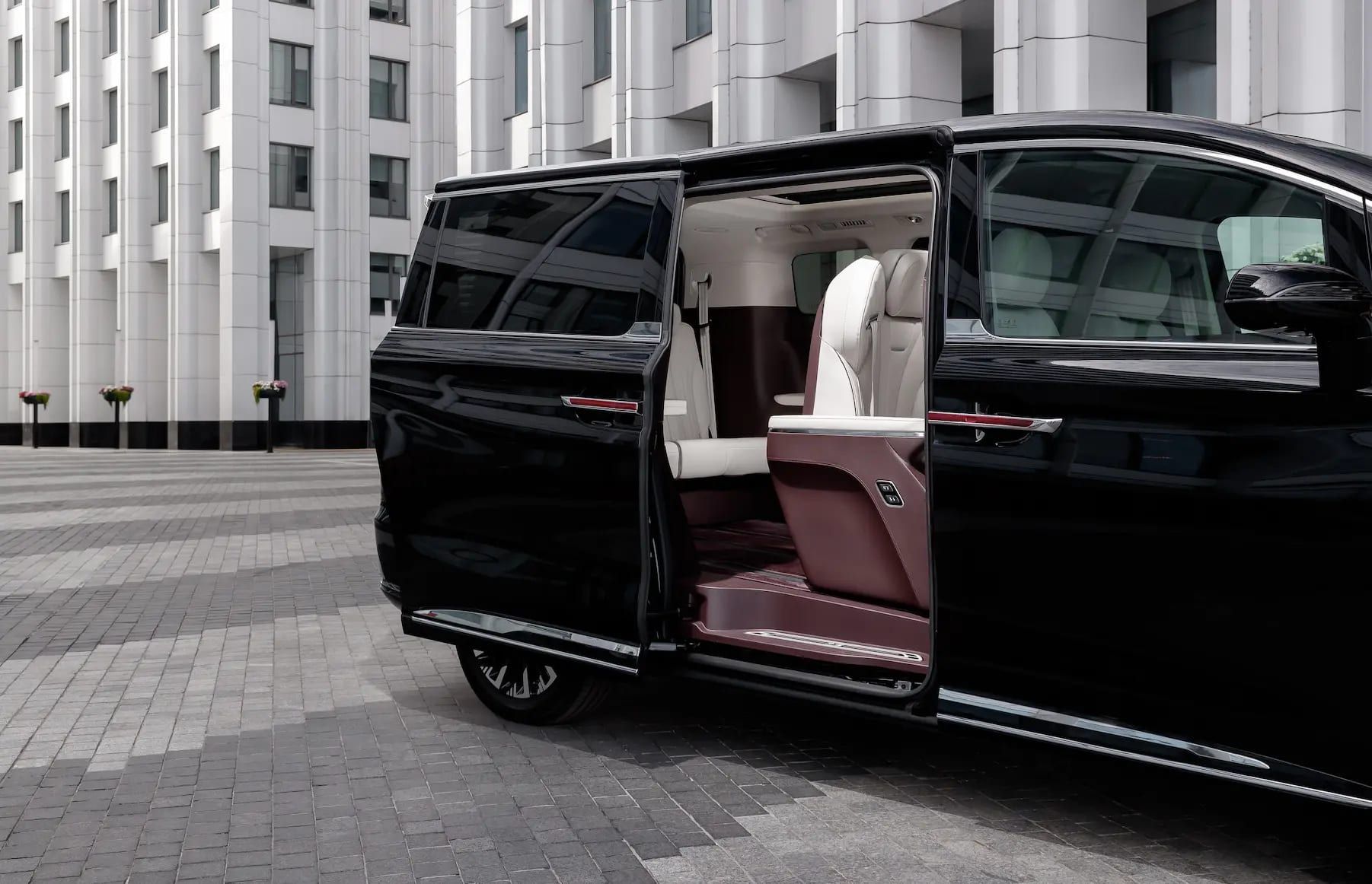 Hongqi HQ9