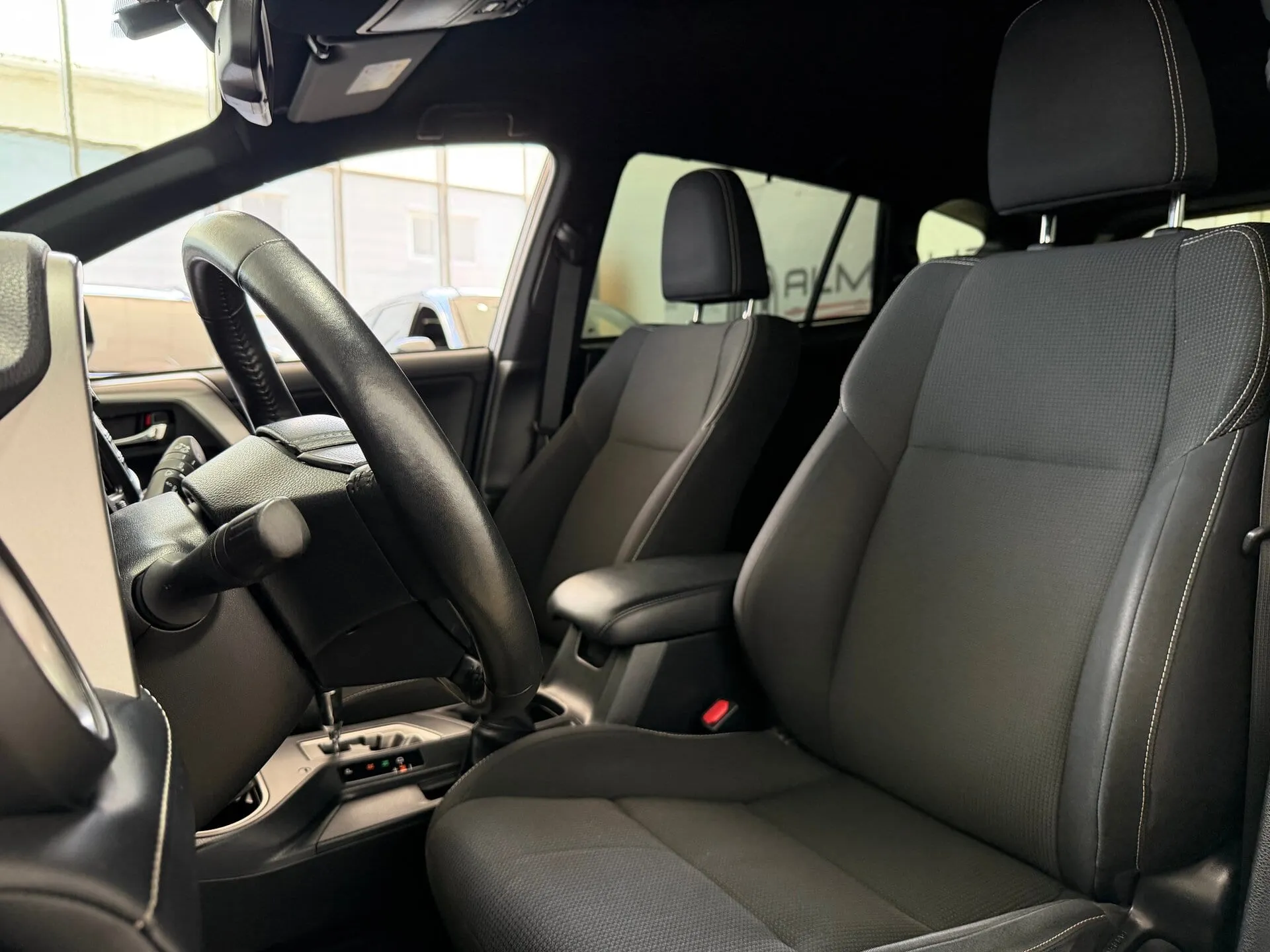 Toyota RAV4 — фото 32 из 39