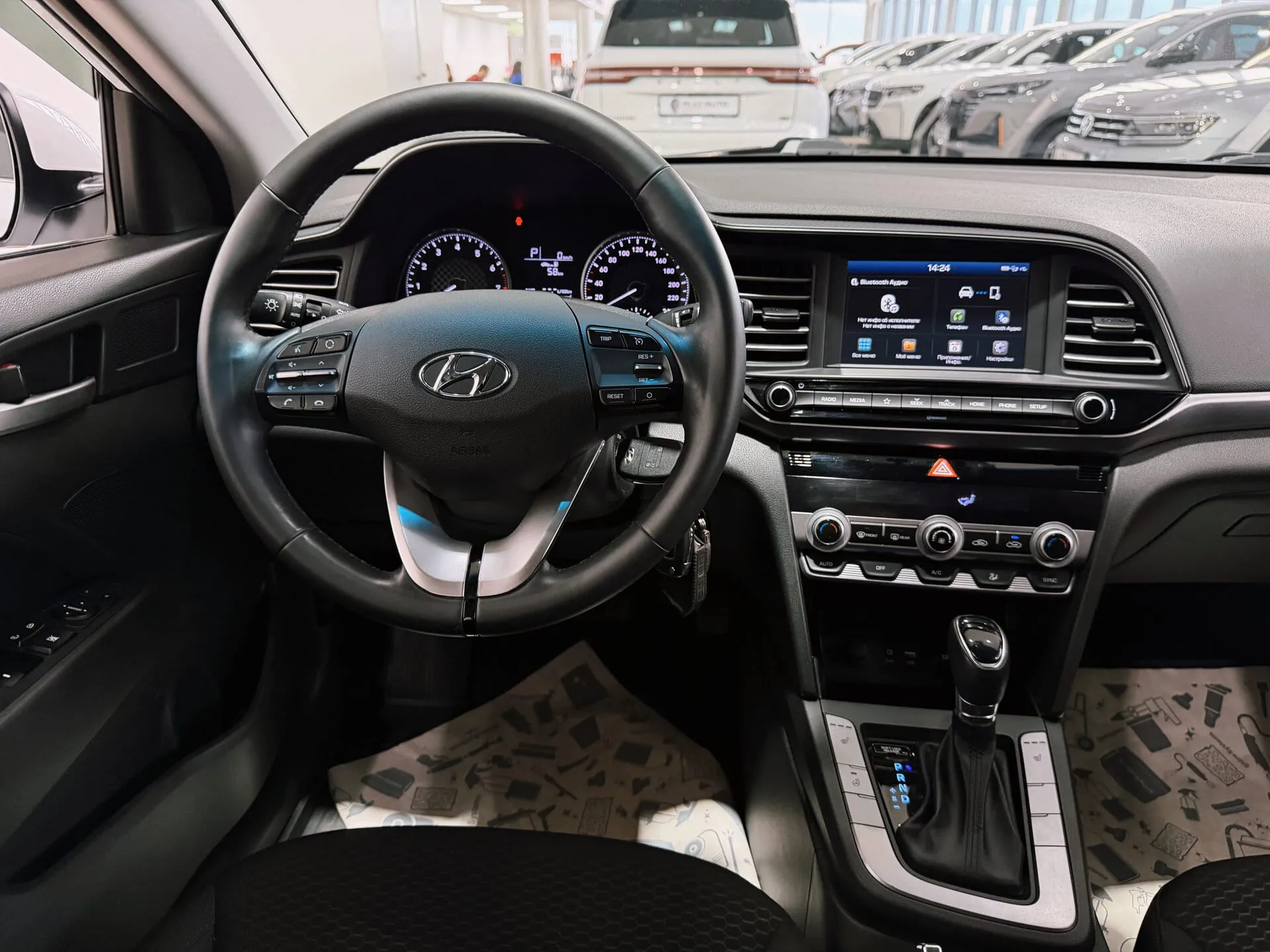 Hyundai Elantra — фото 11 из 34