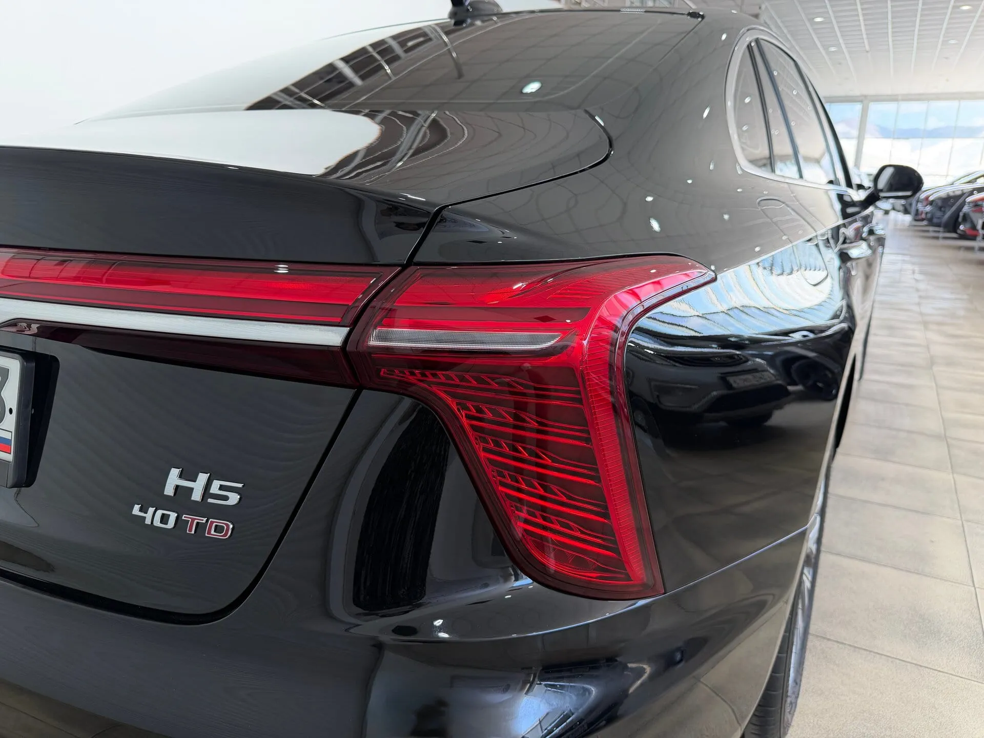 Hongqi H5 — фото 22 из 44