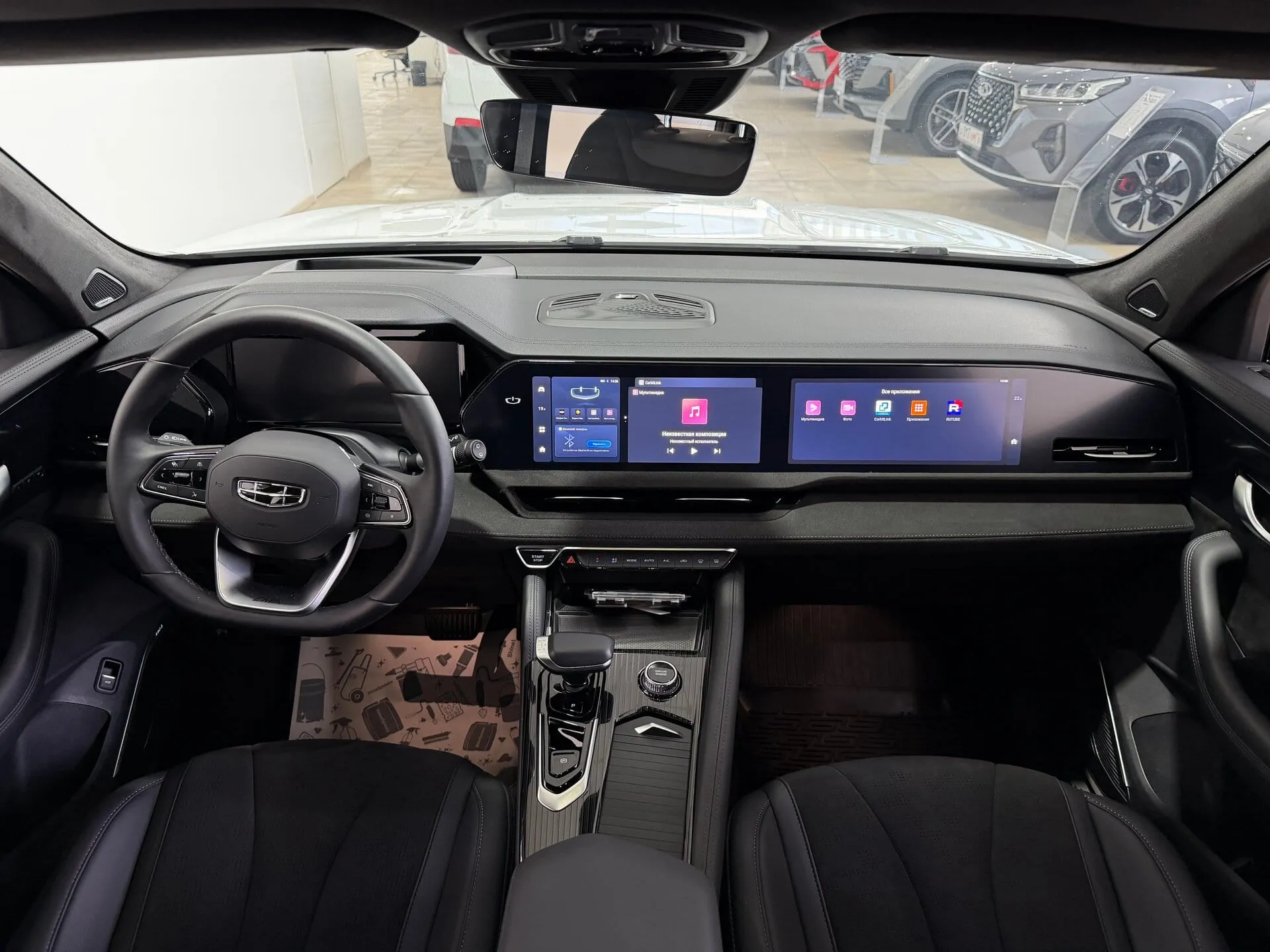 Geely Monjaro — фото 9 из 37