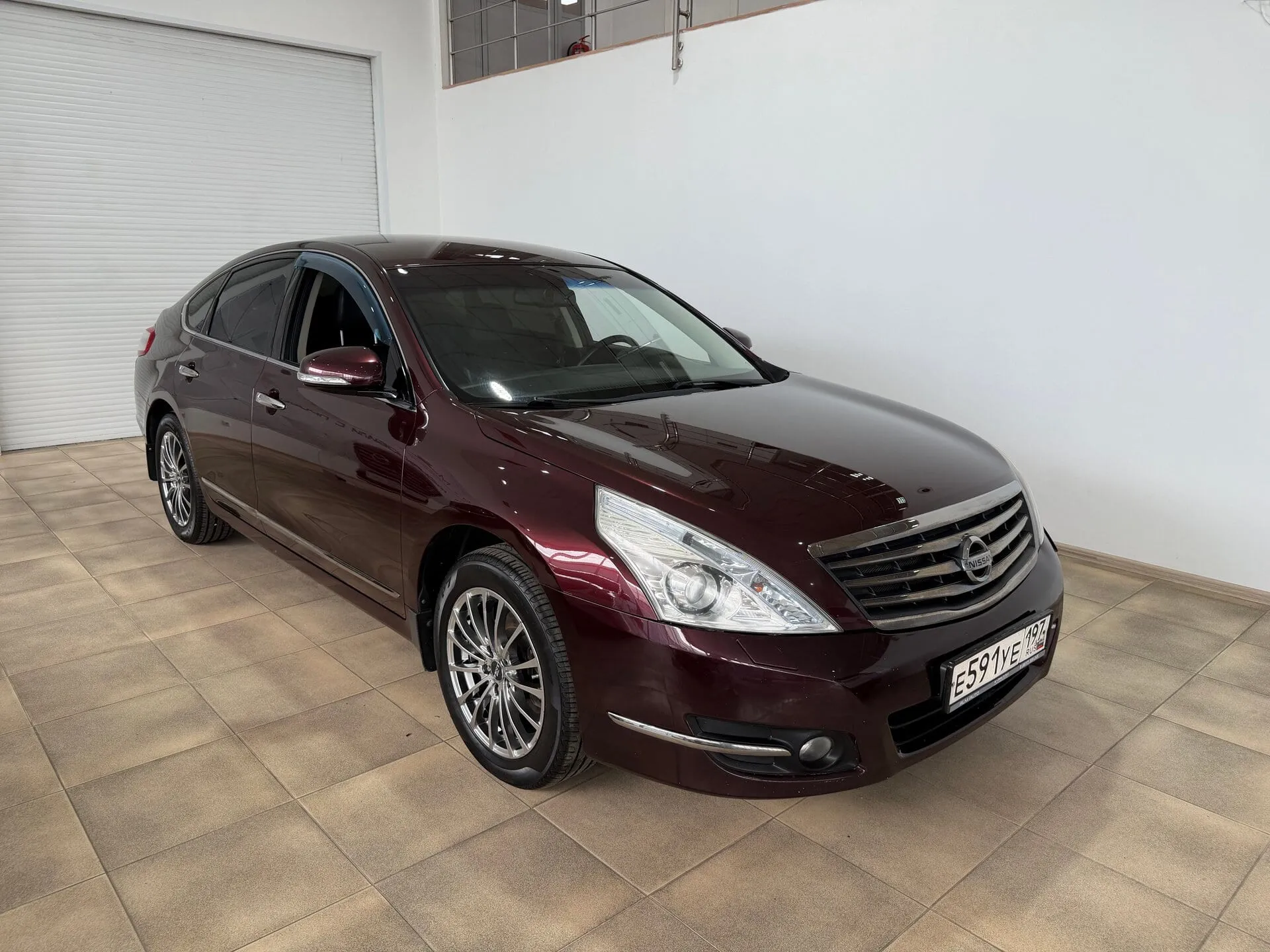 Nissan Teana — фото 2 из 36