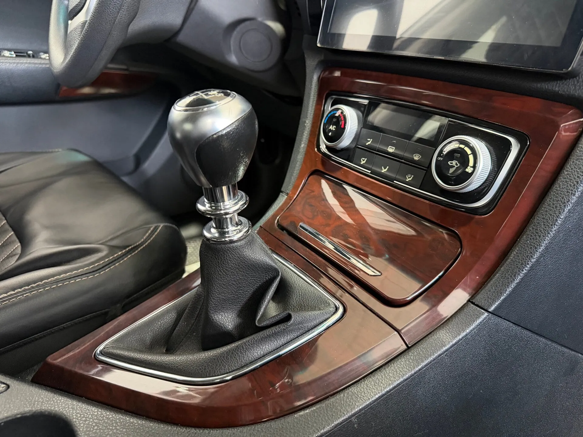 Zotye T600 — фото 13 из 34