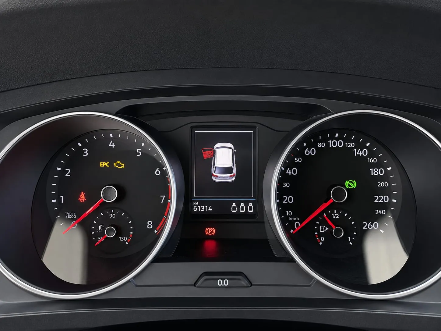 Volkswagen Tiguan — фото 12 из 36
