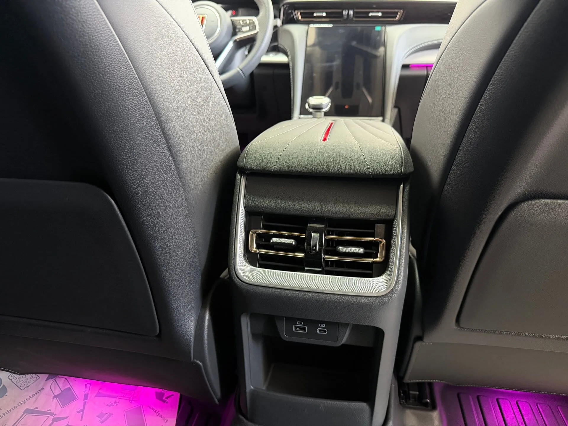 Hongqi H5 — фото 28 из 44