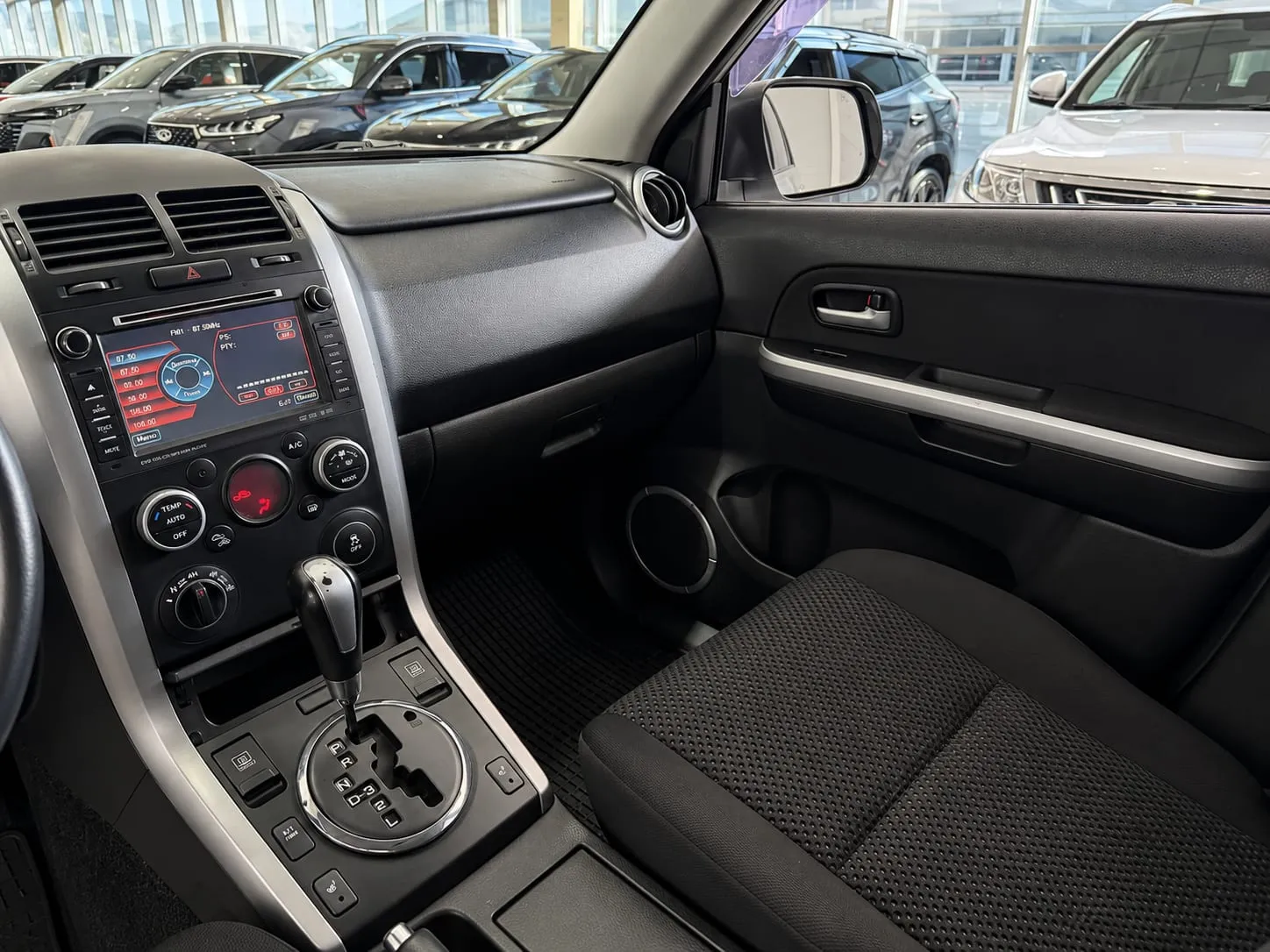 Suzuki Grand Vitara — фото 13 из 31
