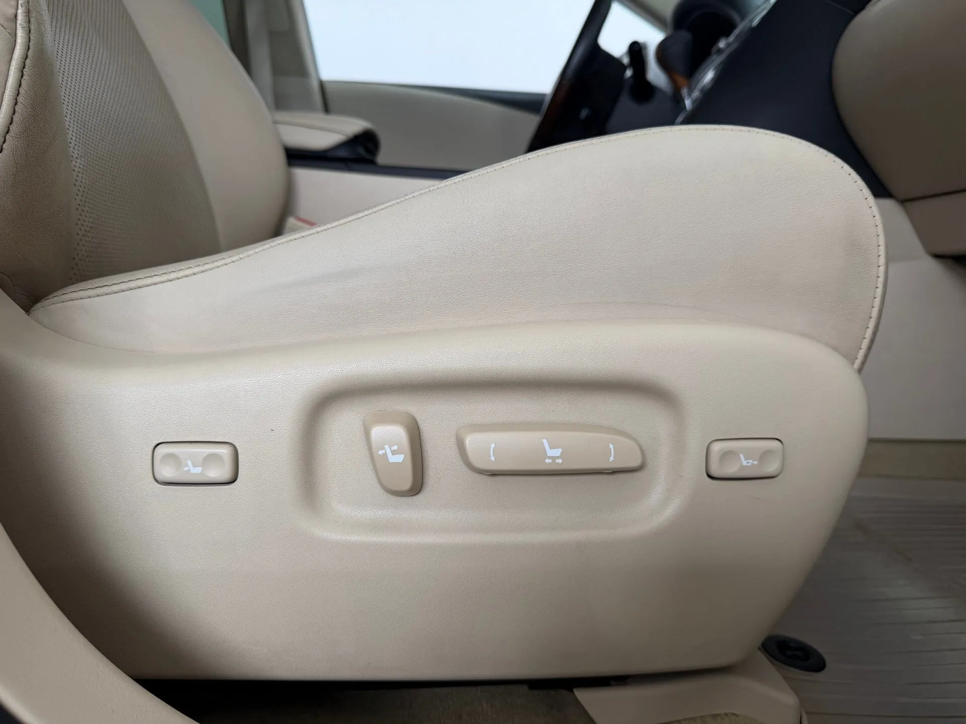 Lexus RX — фото 29 из 37