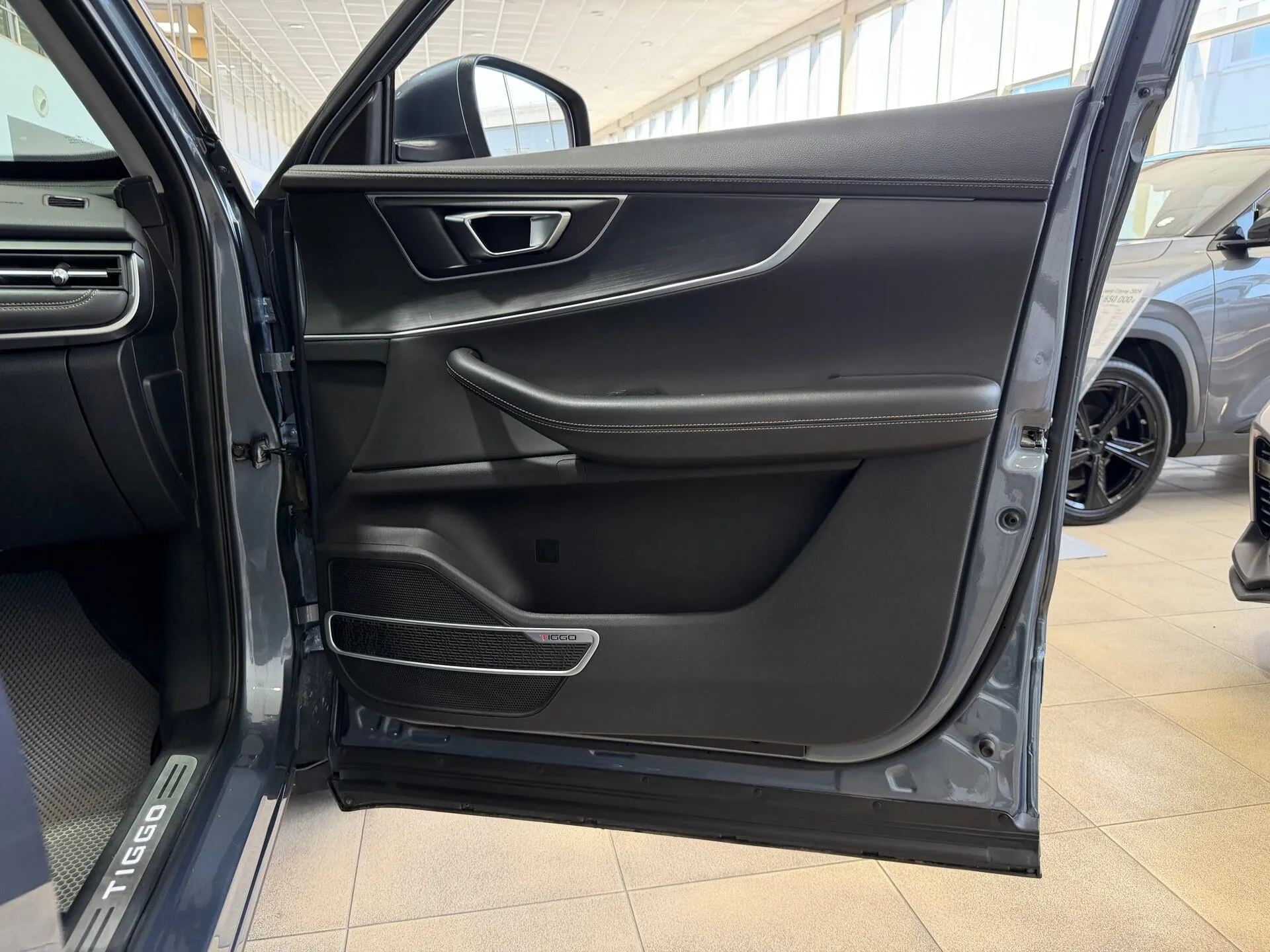 Chery Tiggo 8 — фото 27 из 40