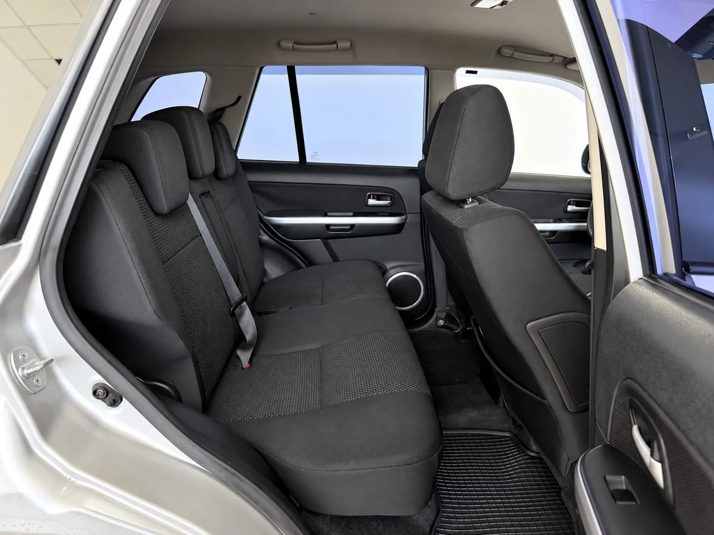Suzuki Grand Vitara — фото 29 из 31