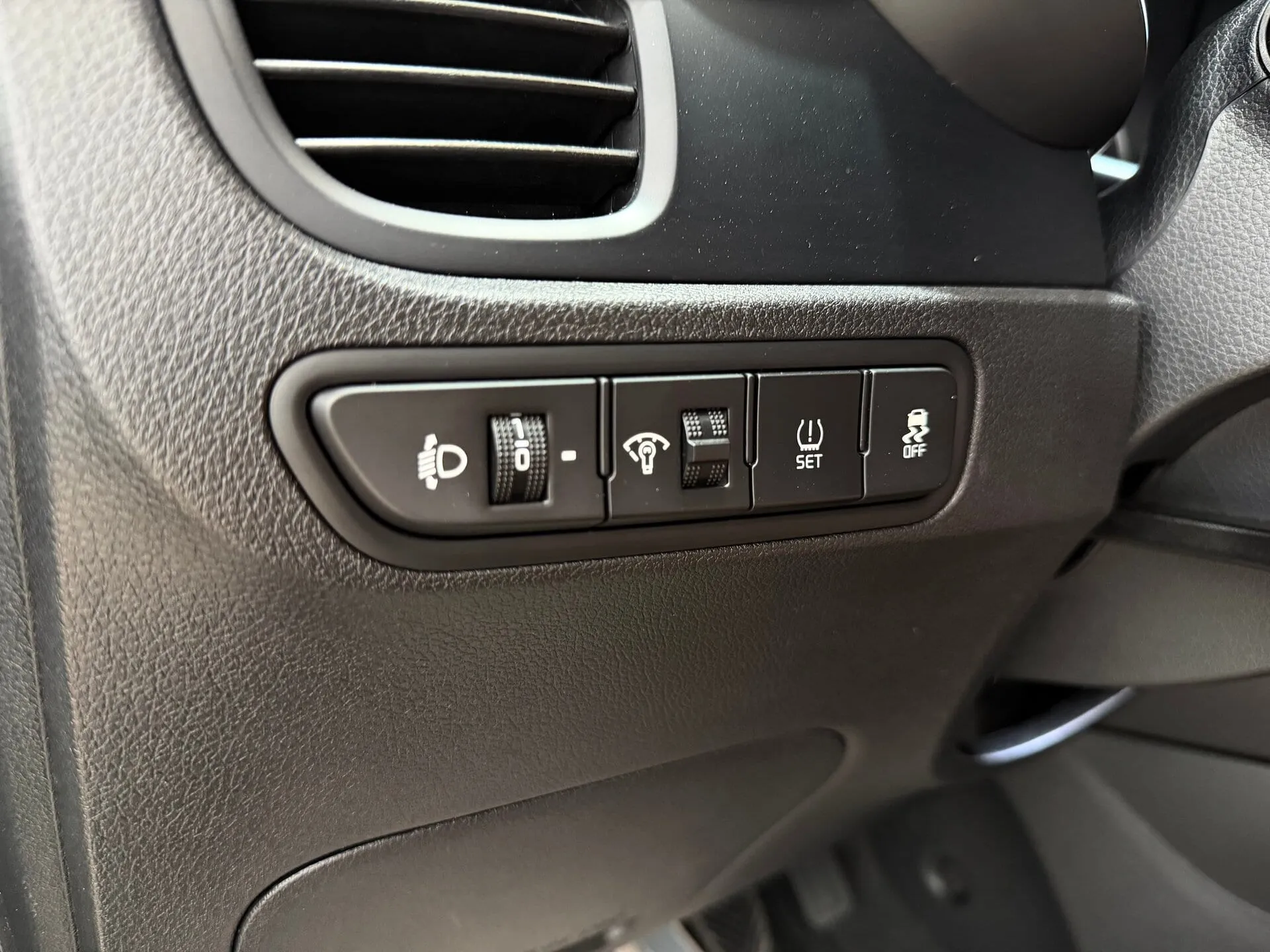 Kia Rio — фото 34 из 36
