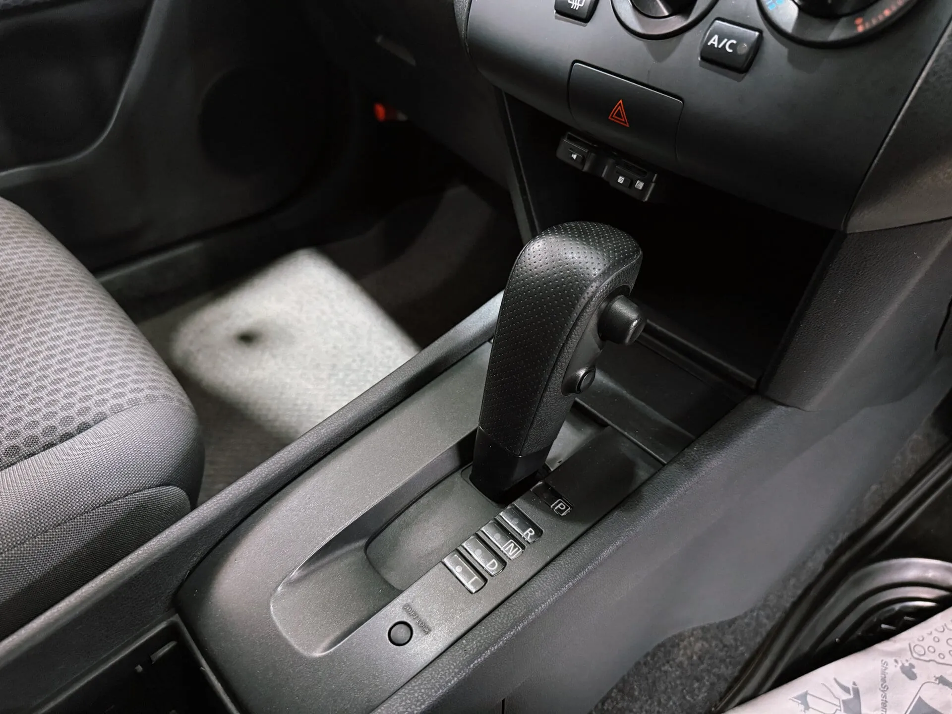 Nissan Wingroad — фото 14 из 35