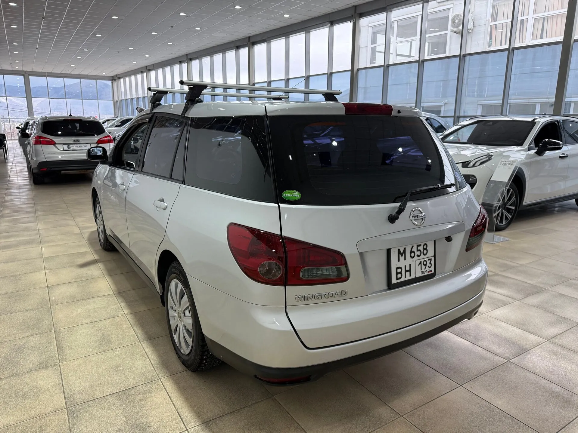 Nissan Wingroad — фото 6 из 35