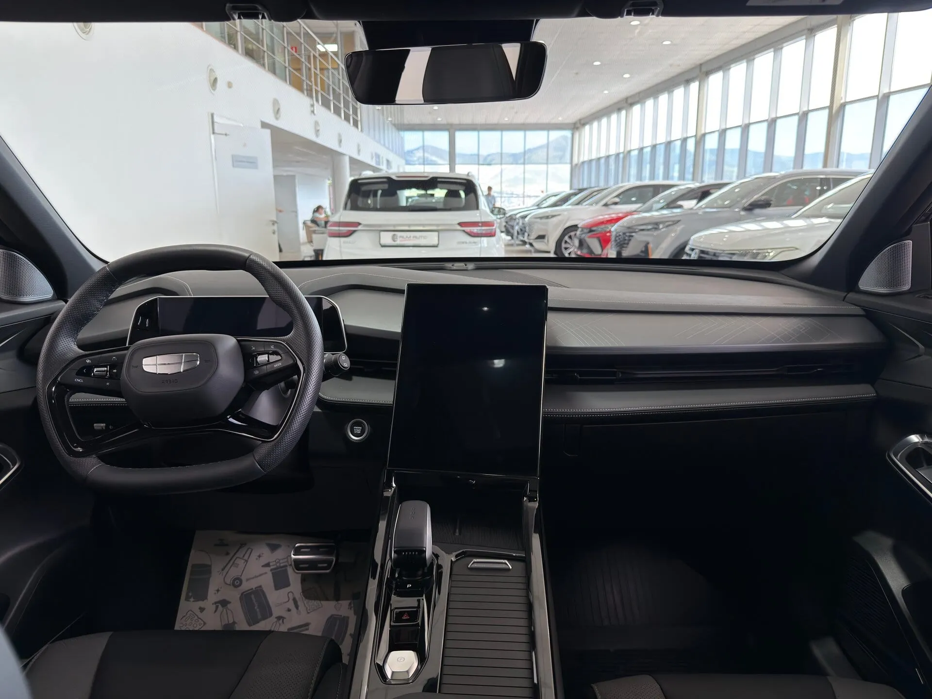 Geely Cityray — фото 9 из 39