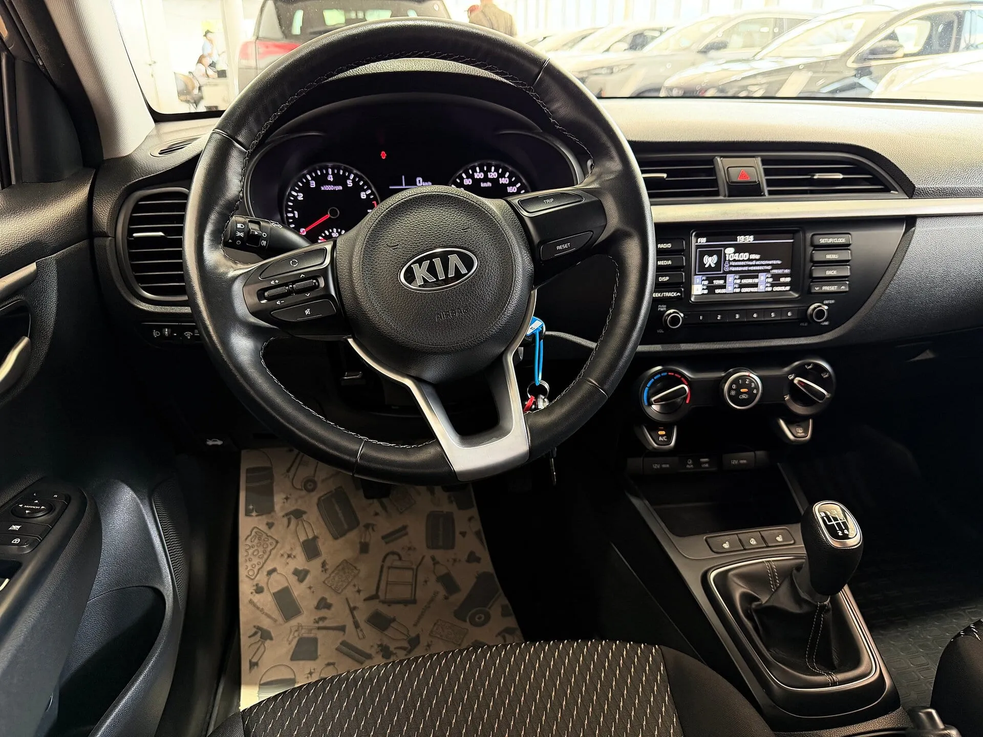 Kia Rio — фото 35 из 36