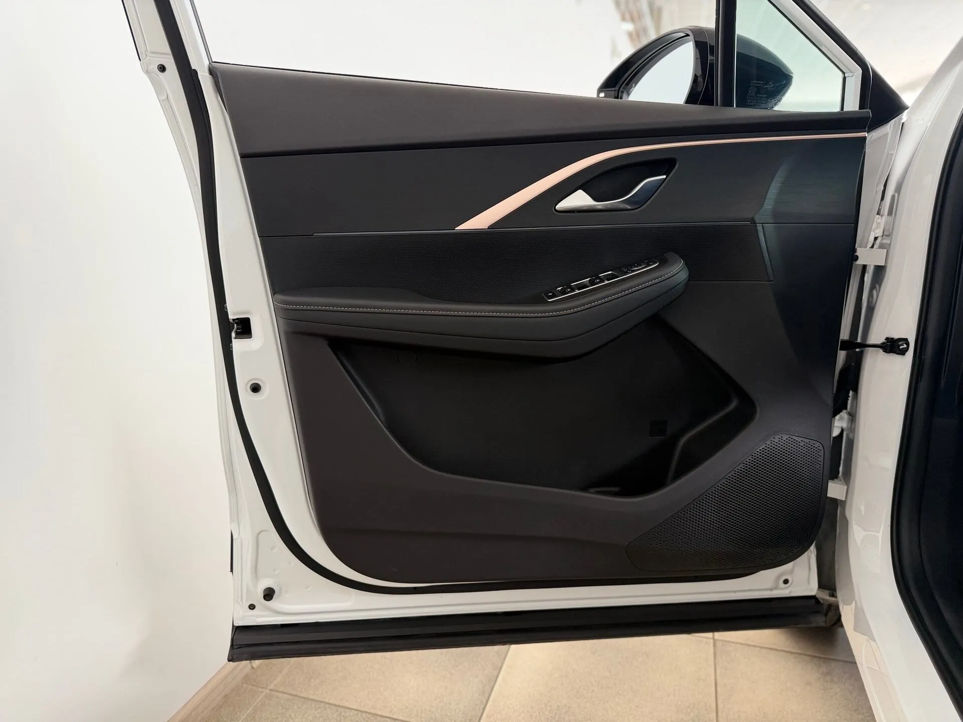Omoda C5 — фото 24 из 39