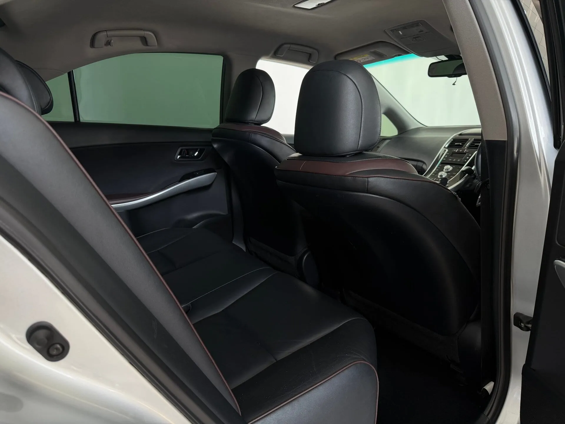 Toyota Sai — фото 24 из 33