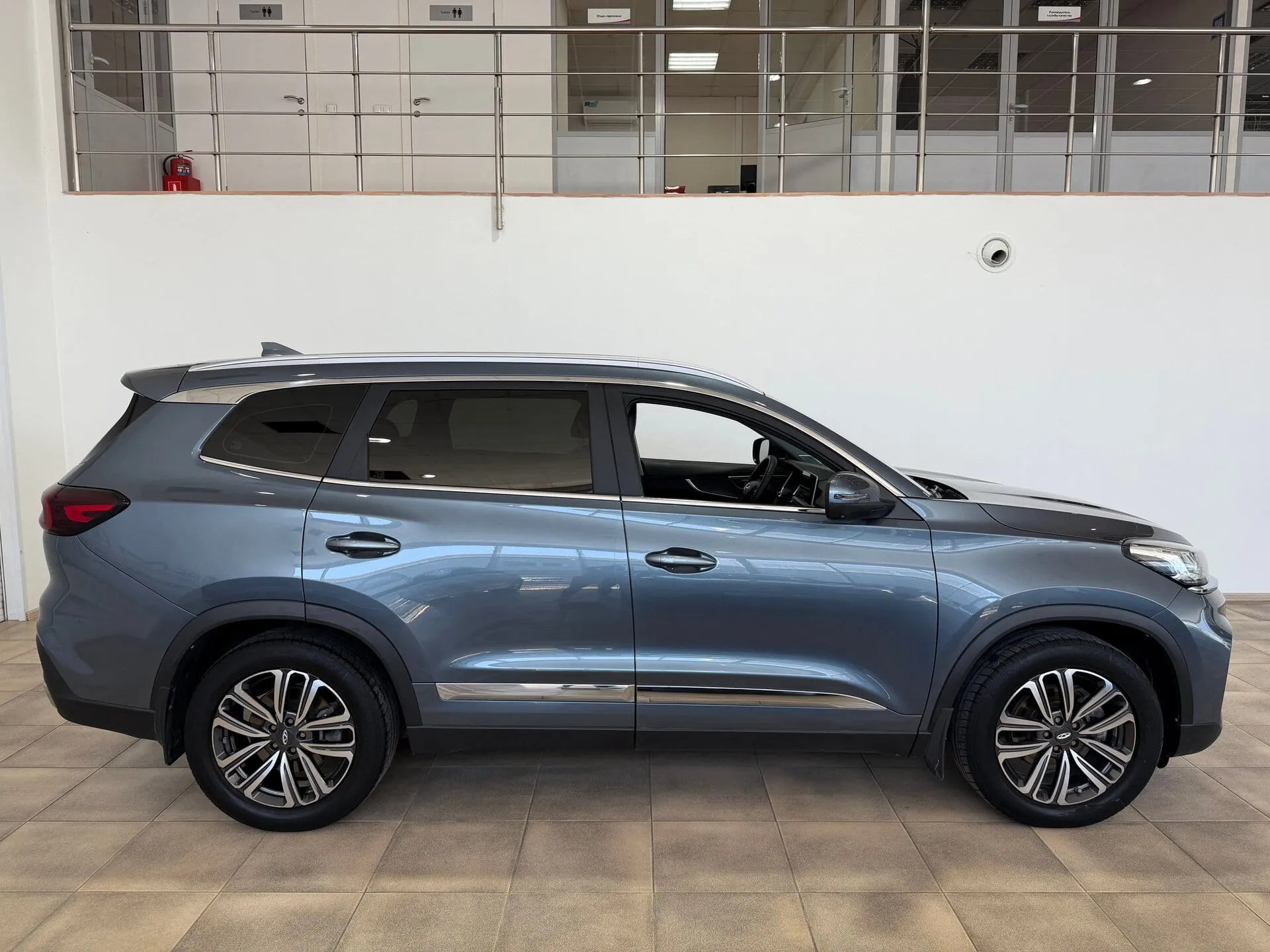 Chery Tiggo 8 — фото 7 из 40