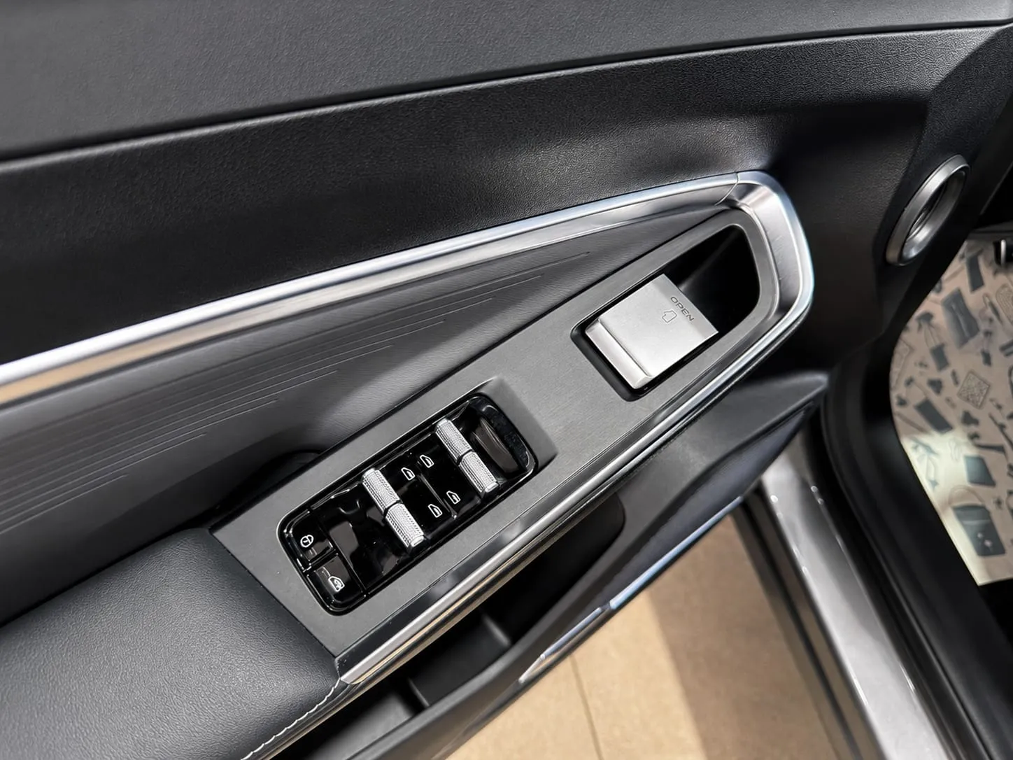 Geely Cityray — фото 31 из 39
