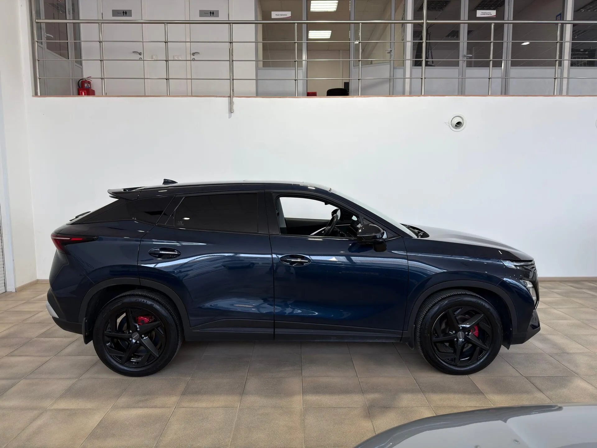 Omoda C5 — фото 6 из 40