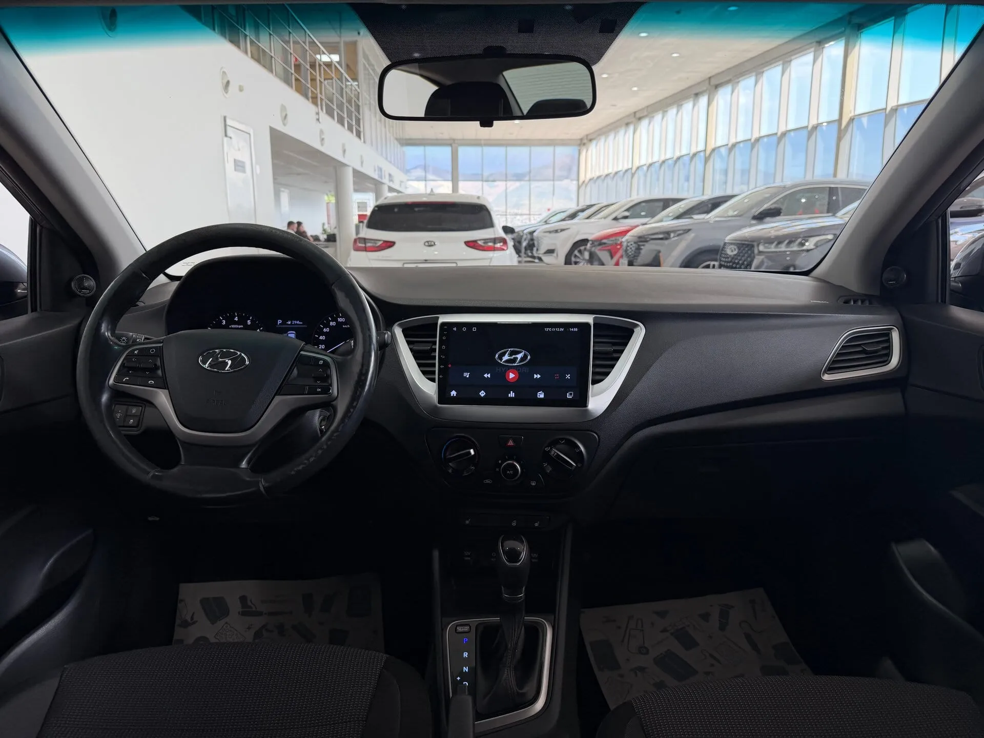 Hyundai Solaris — фото 9 из 34