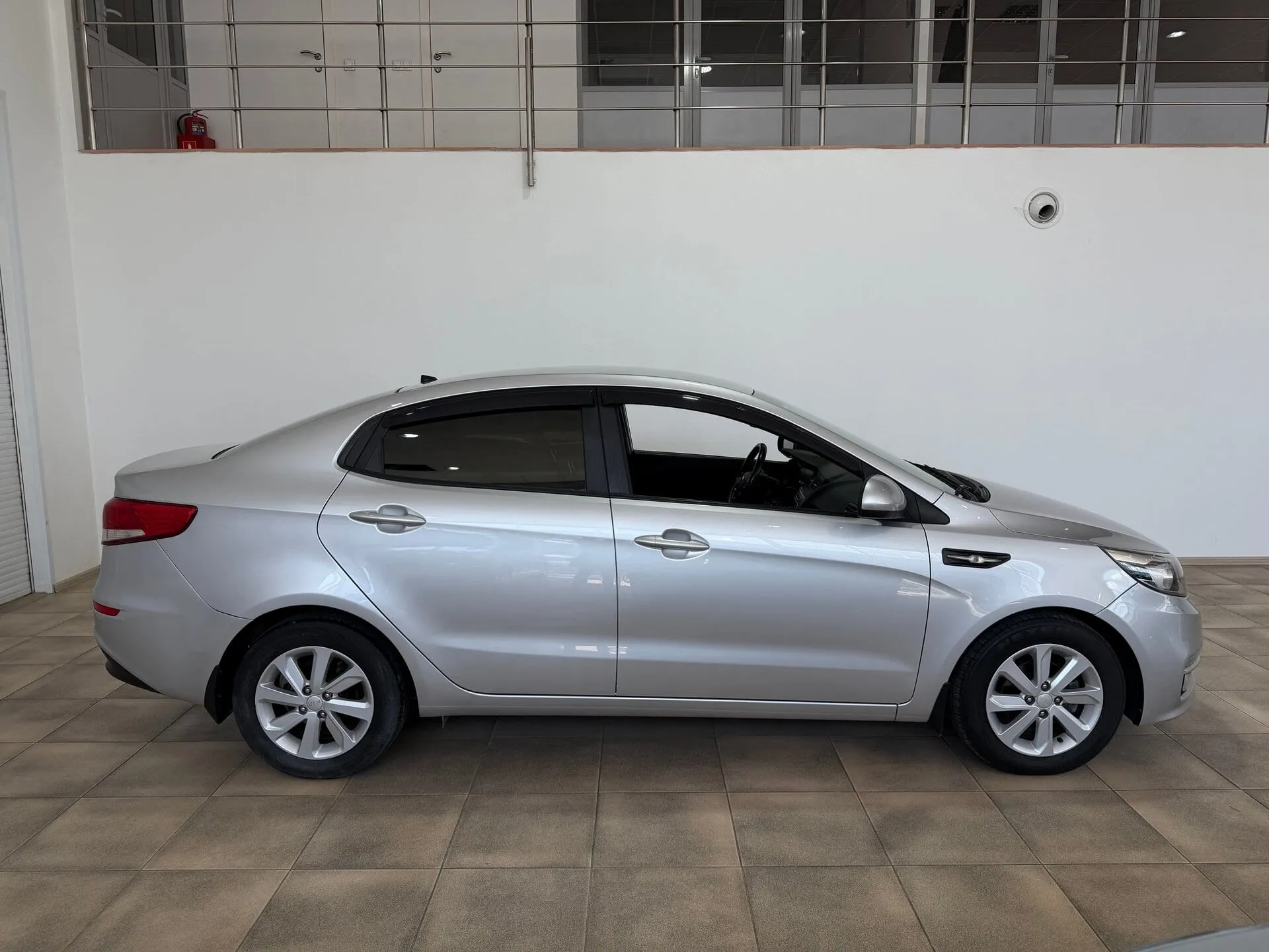 Kia Rio — фото 7 из 28