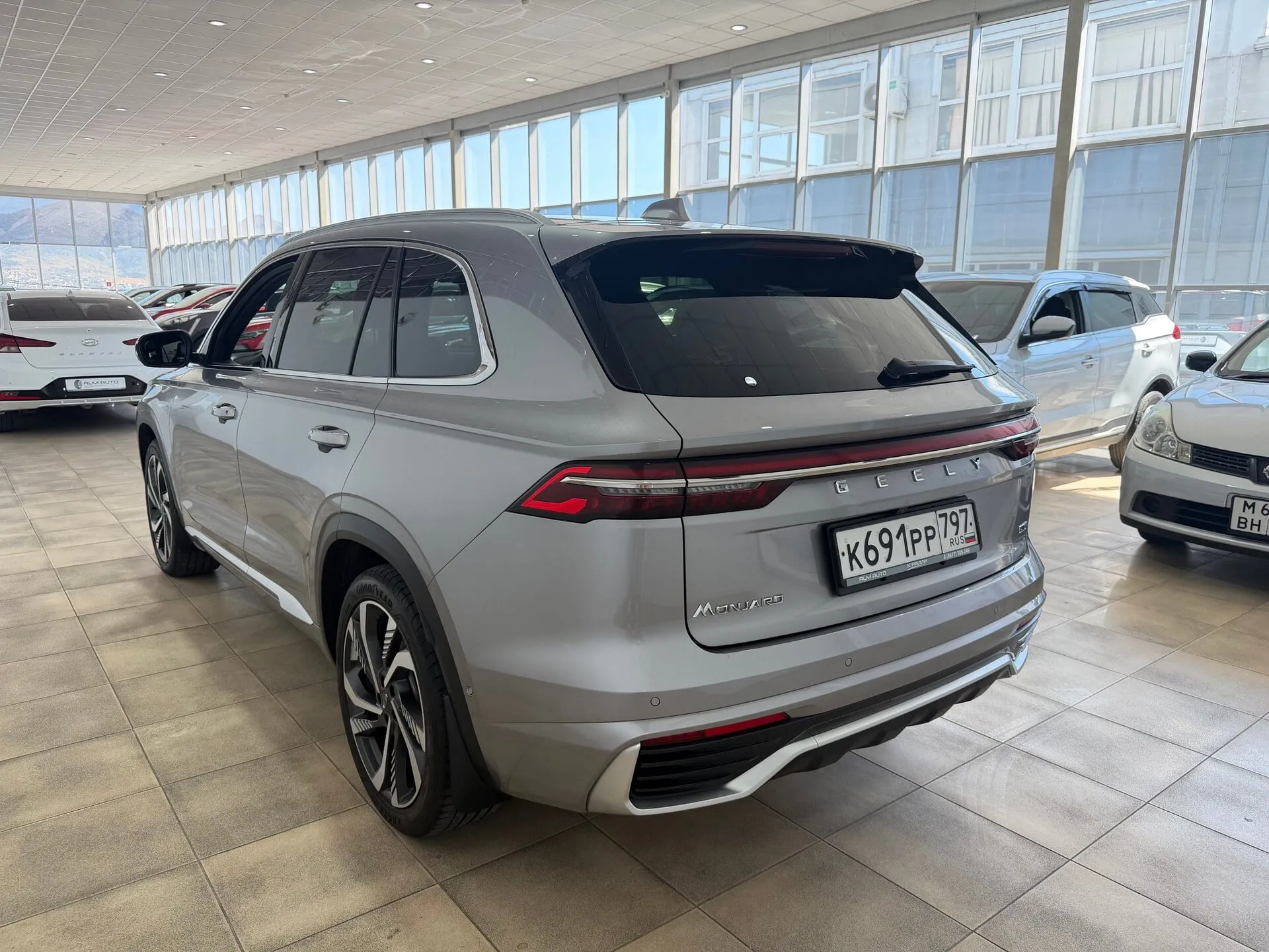 Geely Monjaro — фото 6 из 41