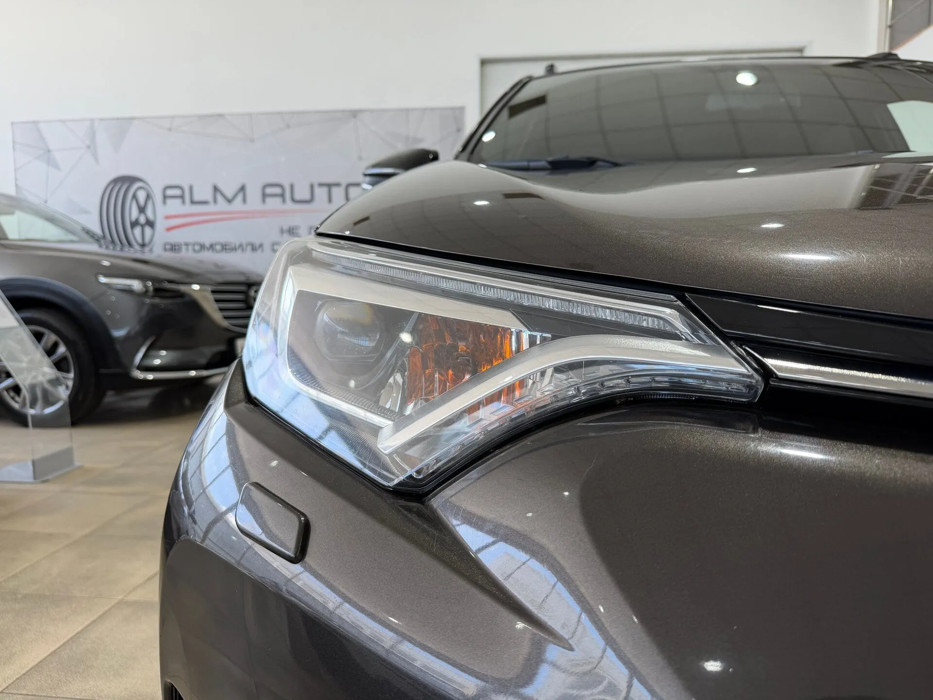 Toyota RAV4 — фото 17 из 39