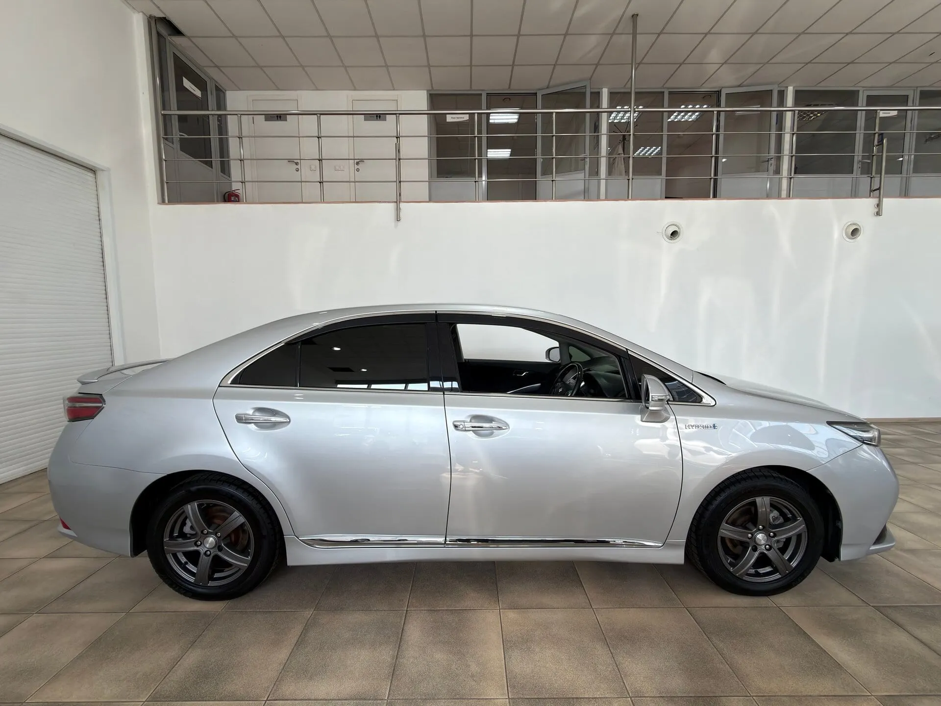 Toyota Sai — фото 7 из 33