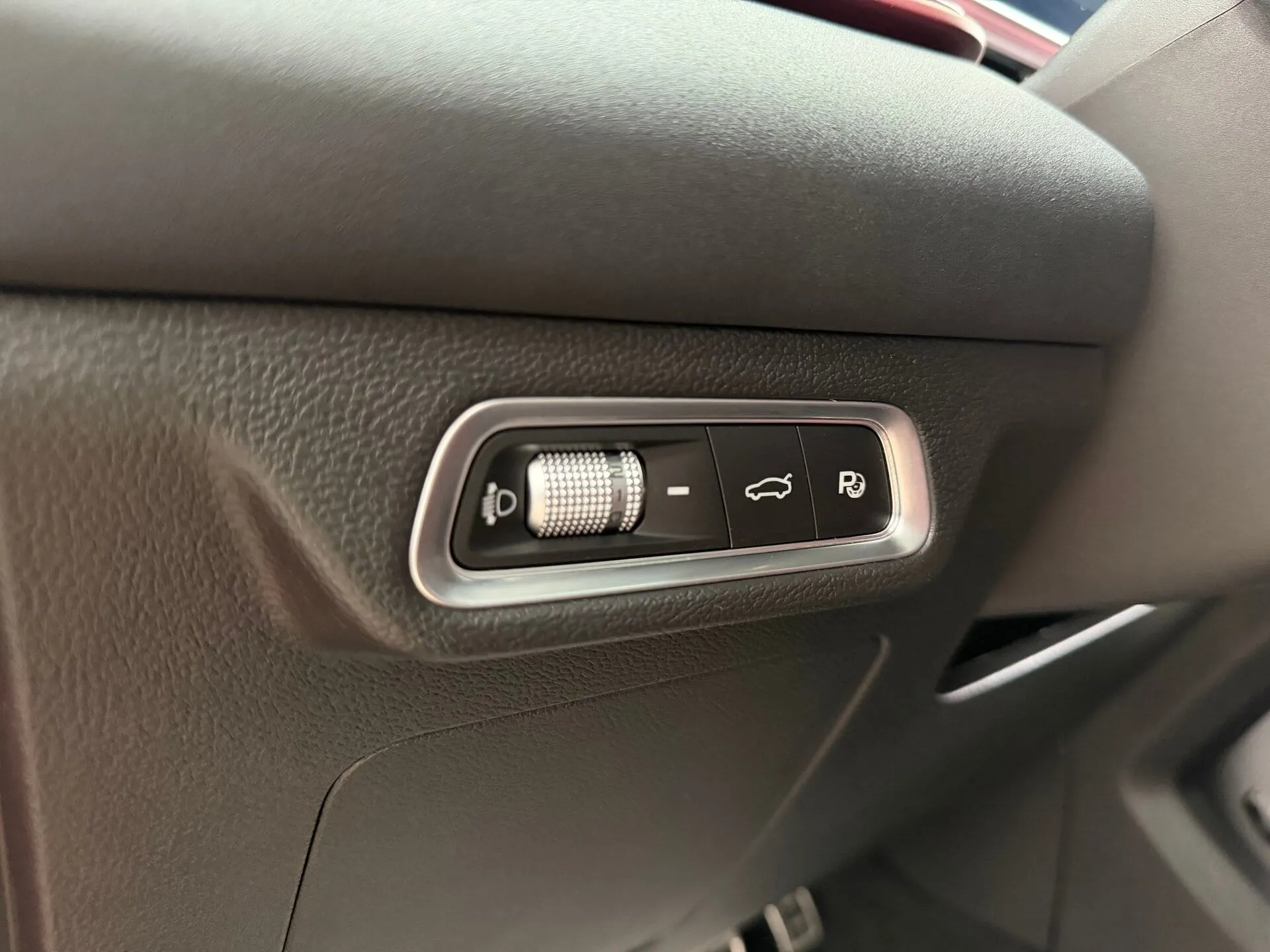 Geely Coolray — фото 33 из 40