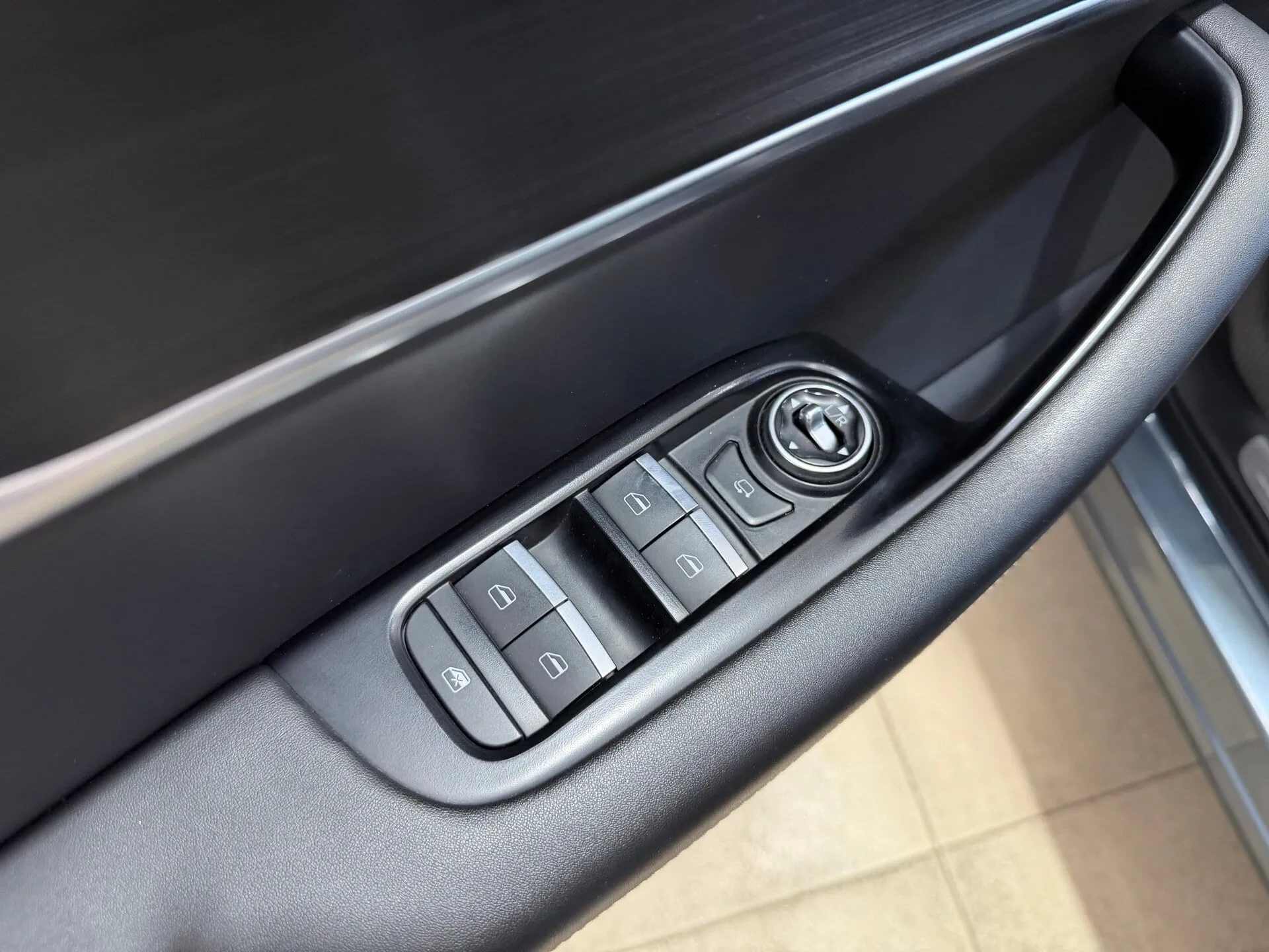 Chery Tiggo 8 — фото 31 из 40