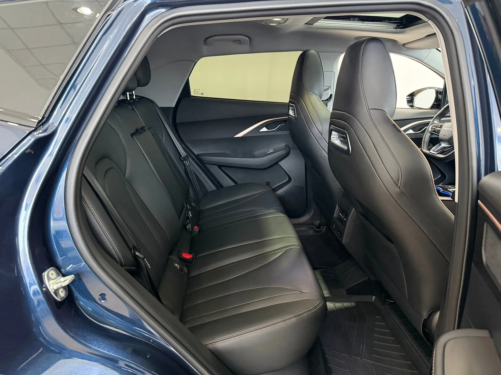 Omoda C5 — фото 27 из 40