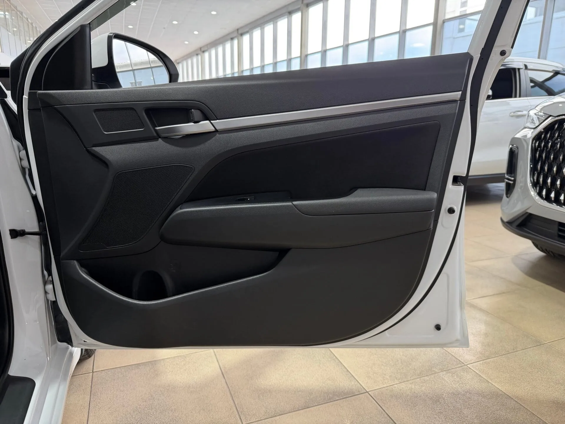 Hyundai Elantra — фото 23 из 34