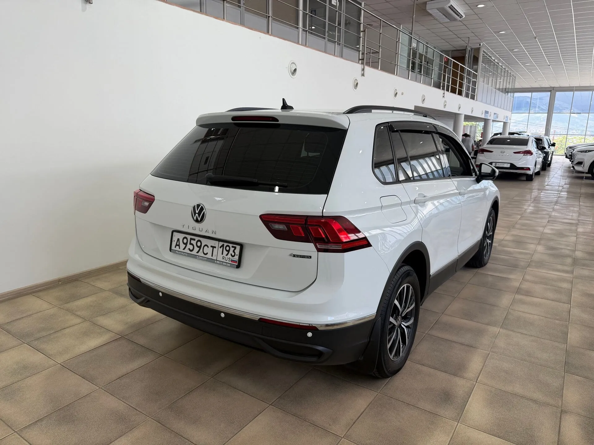 Volkswagen Tiguan — фото 4 из 36