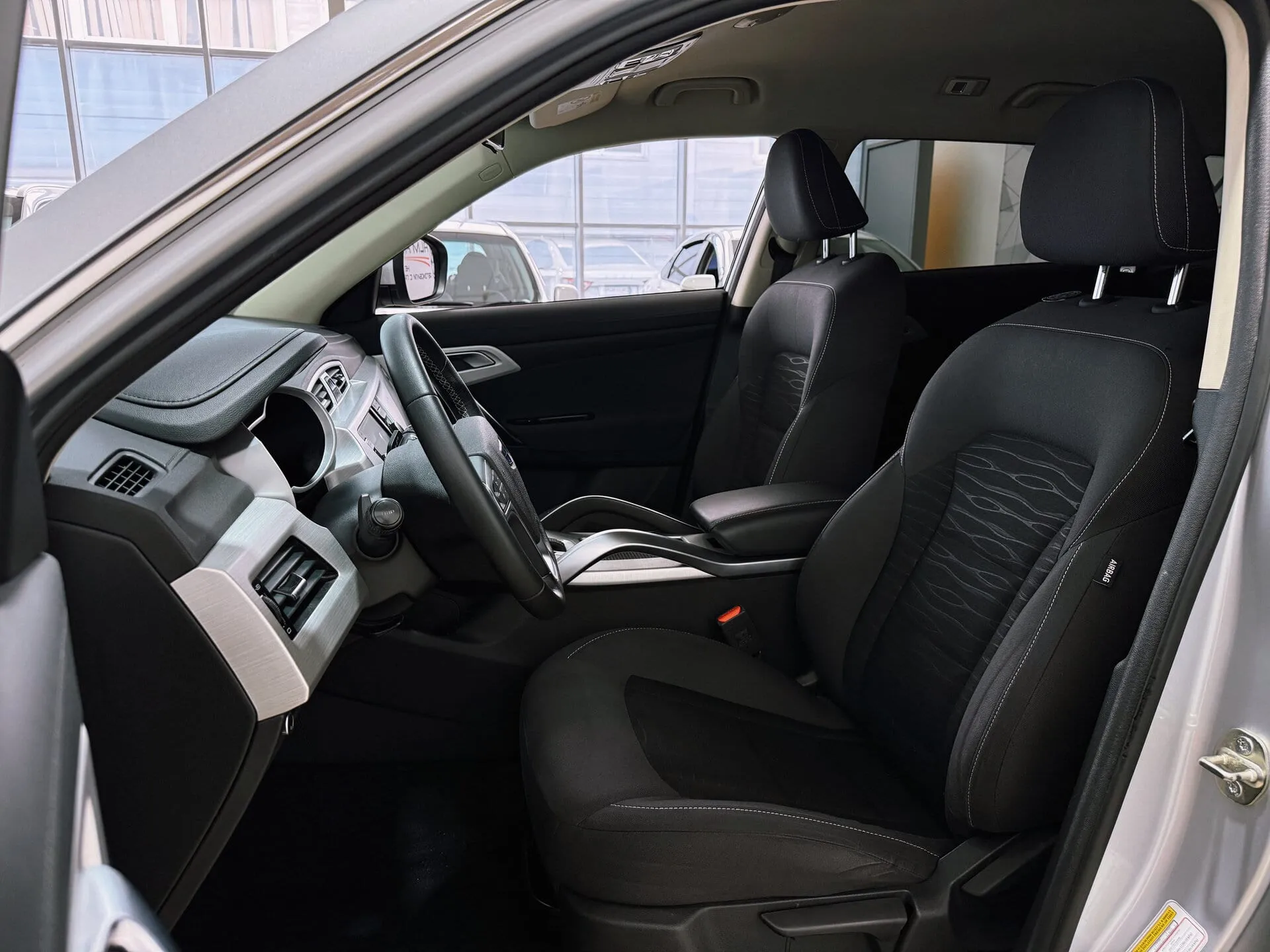 Geely Atlas — фото 29 из 33