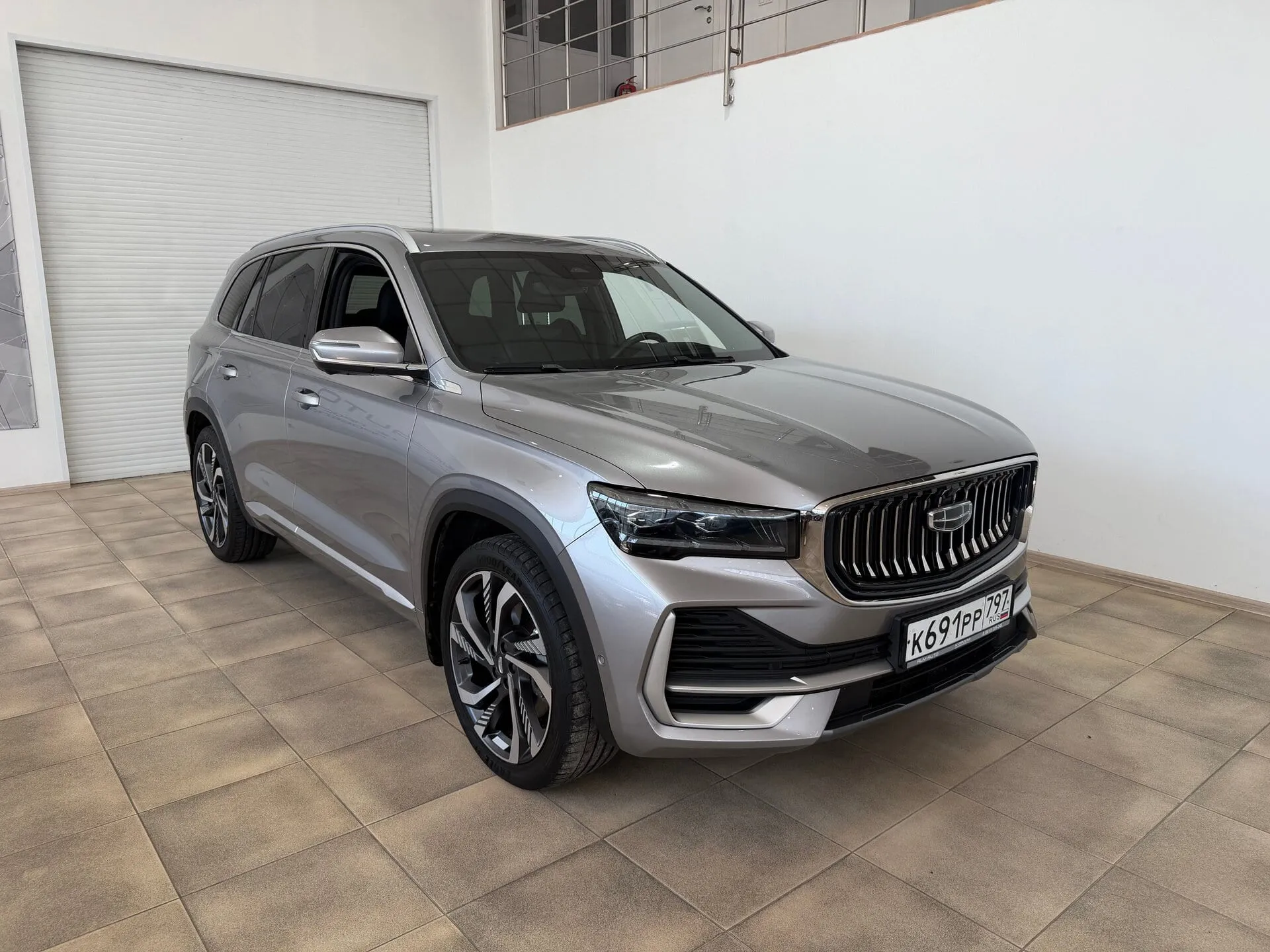 Geely Monjaro — фото 2 из 41