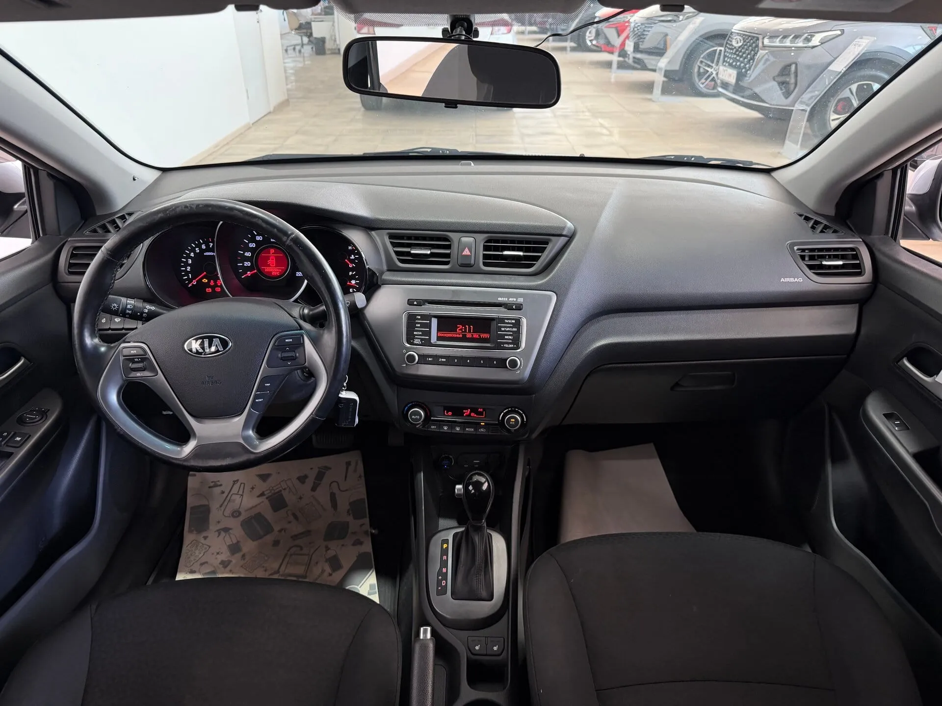 Kia Rio — фото 9 из 28