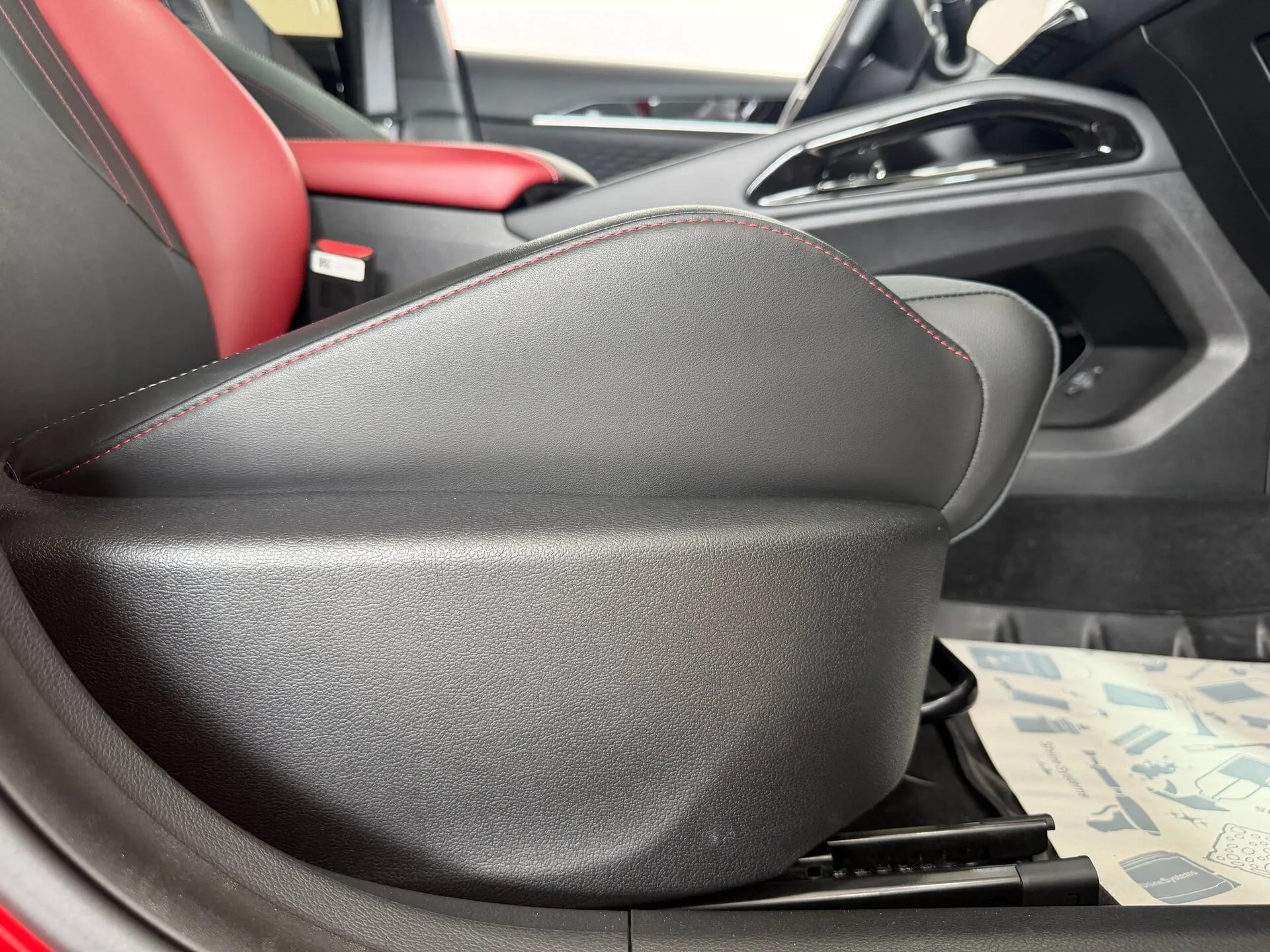 Geely Coolray — фото 29 из 40