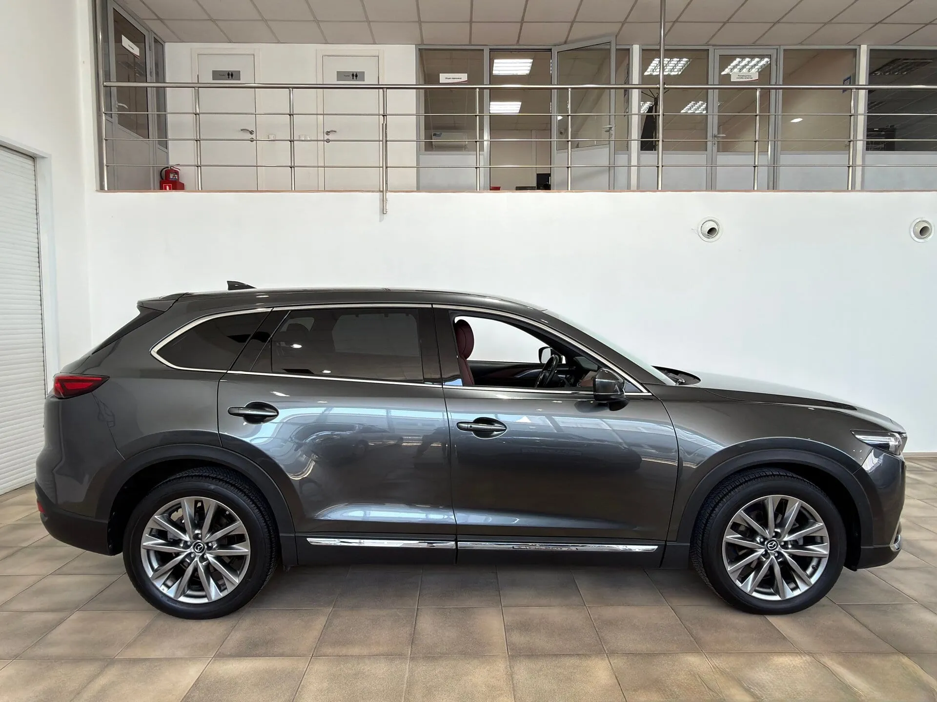 Mazda CX-9 — фото 7 из 38