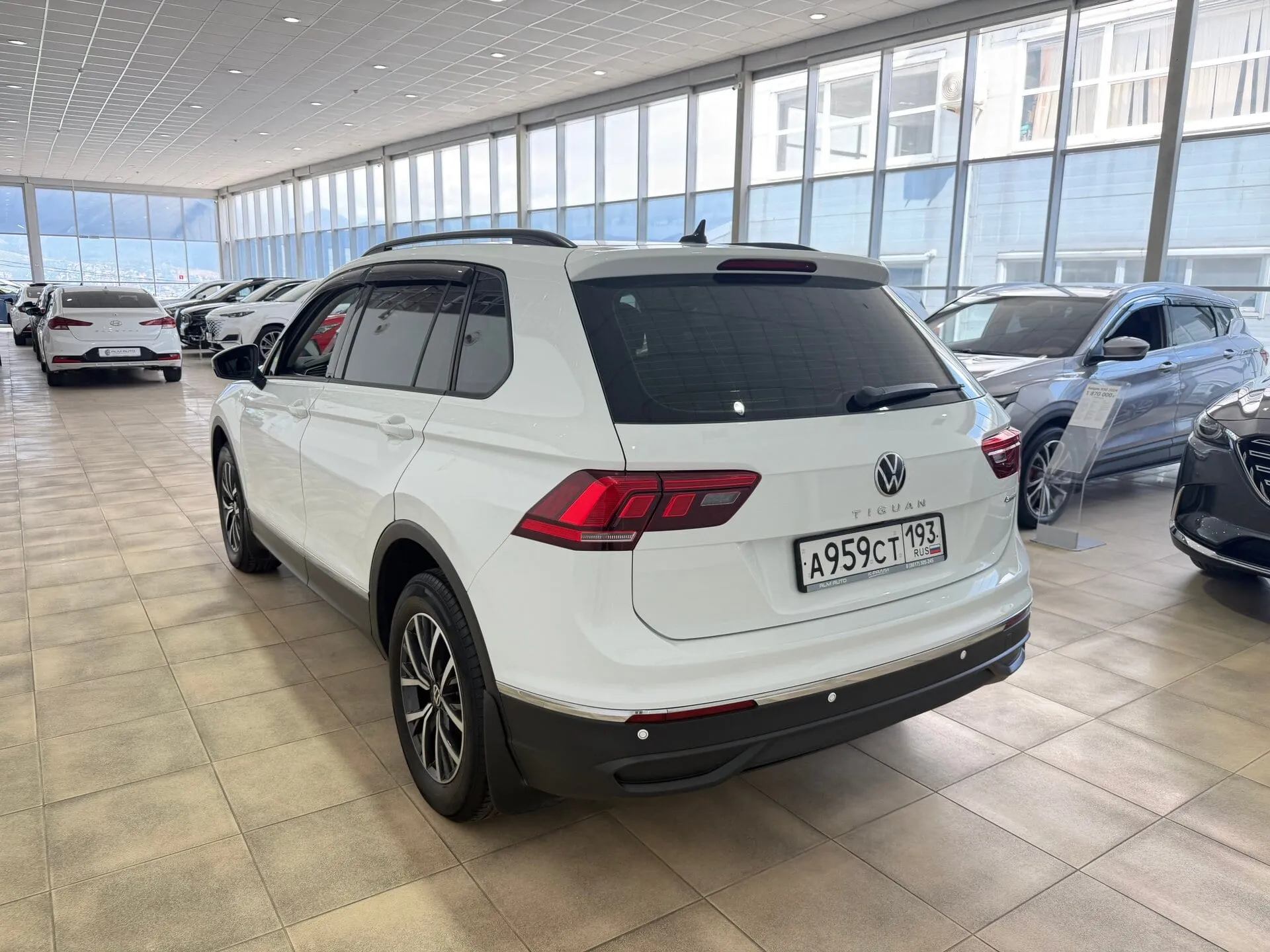 Volkswagen Tiguan — фото 6 из 36