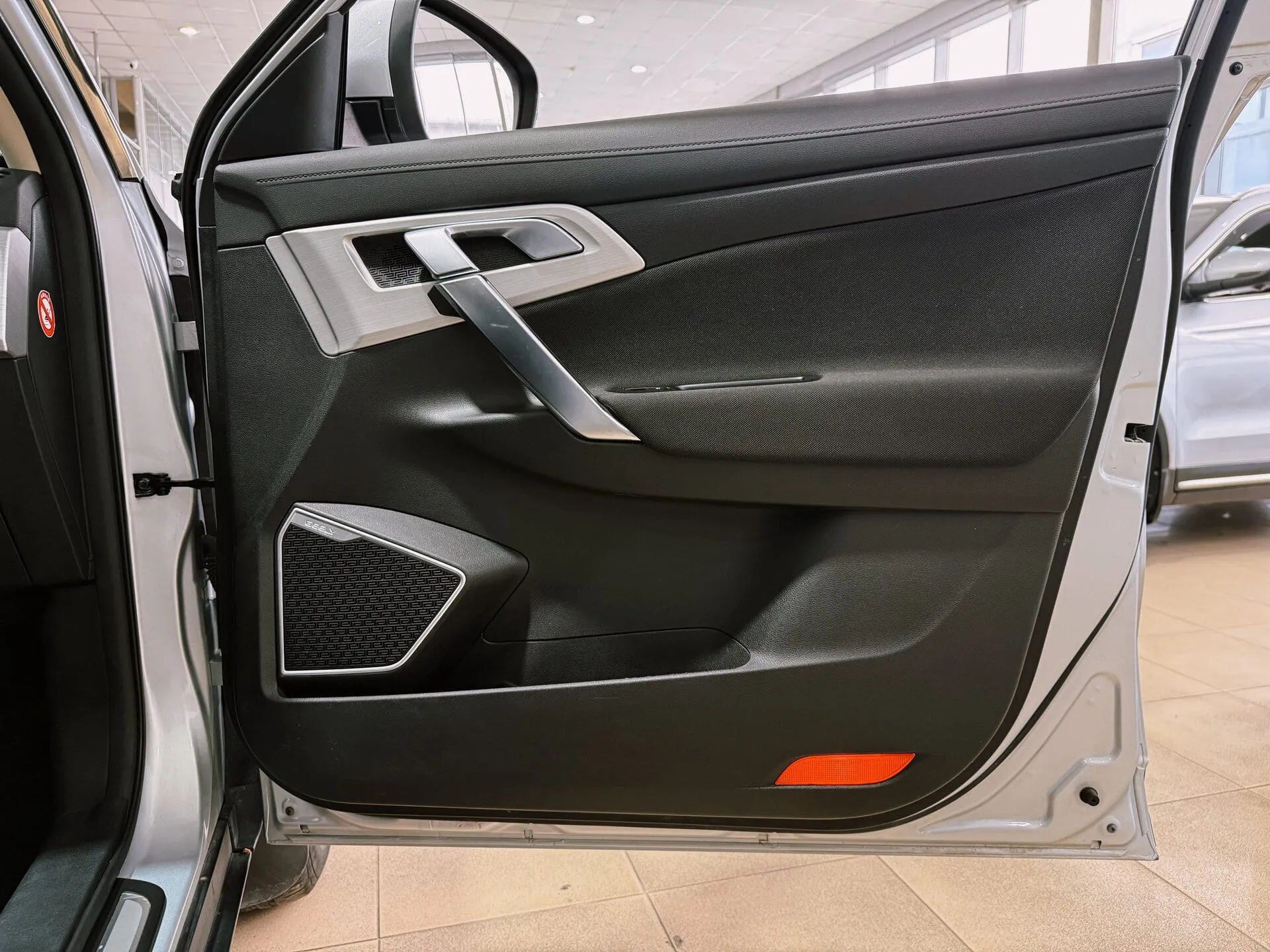 Geely Atlas — фото 26 из 33