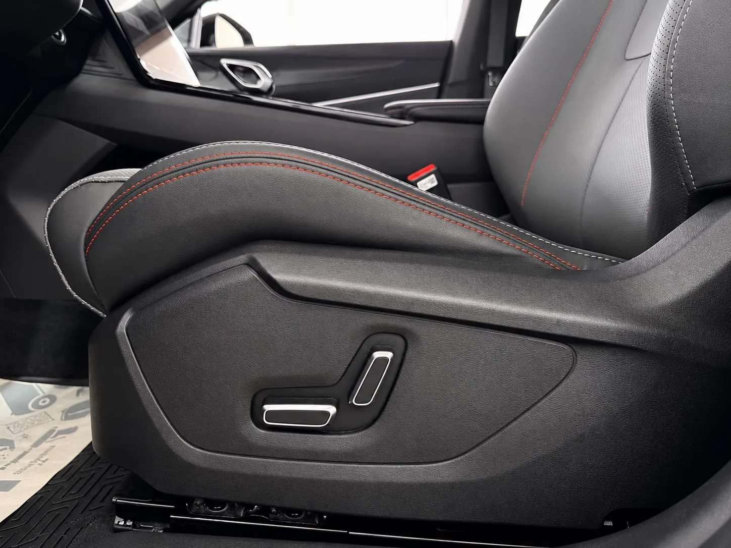 Geely Cityray — фото 32 из 39