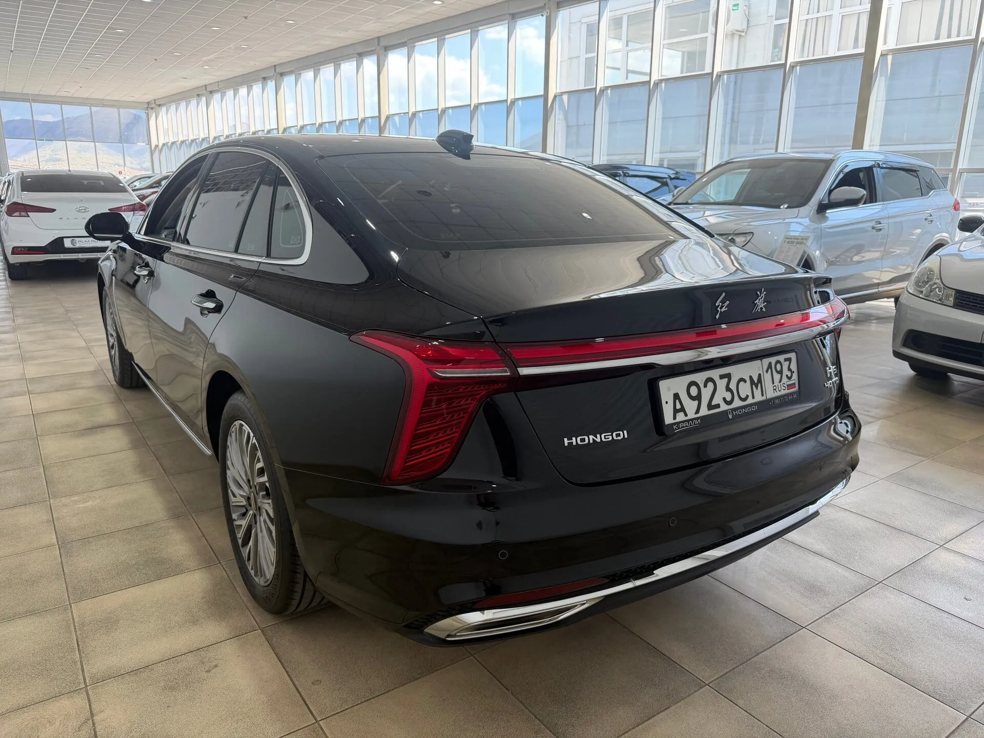 Hongqi H5 — фото 6 из 44