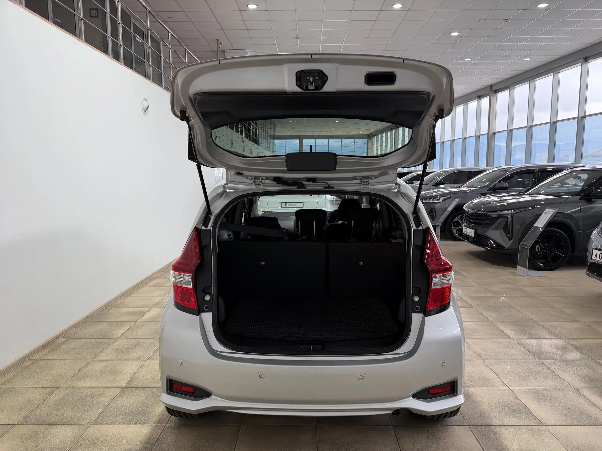 Nissan Note — фото 21 из 33