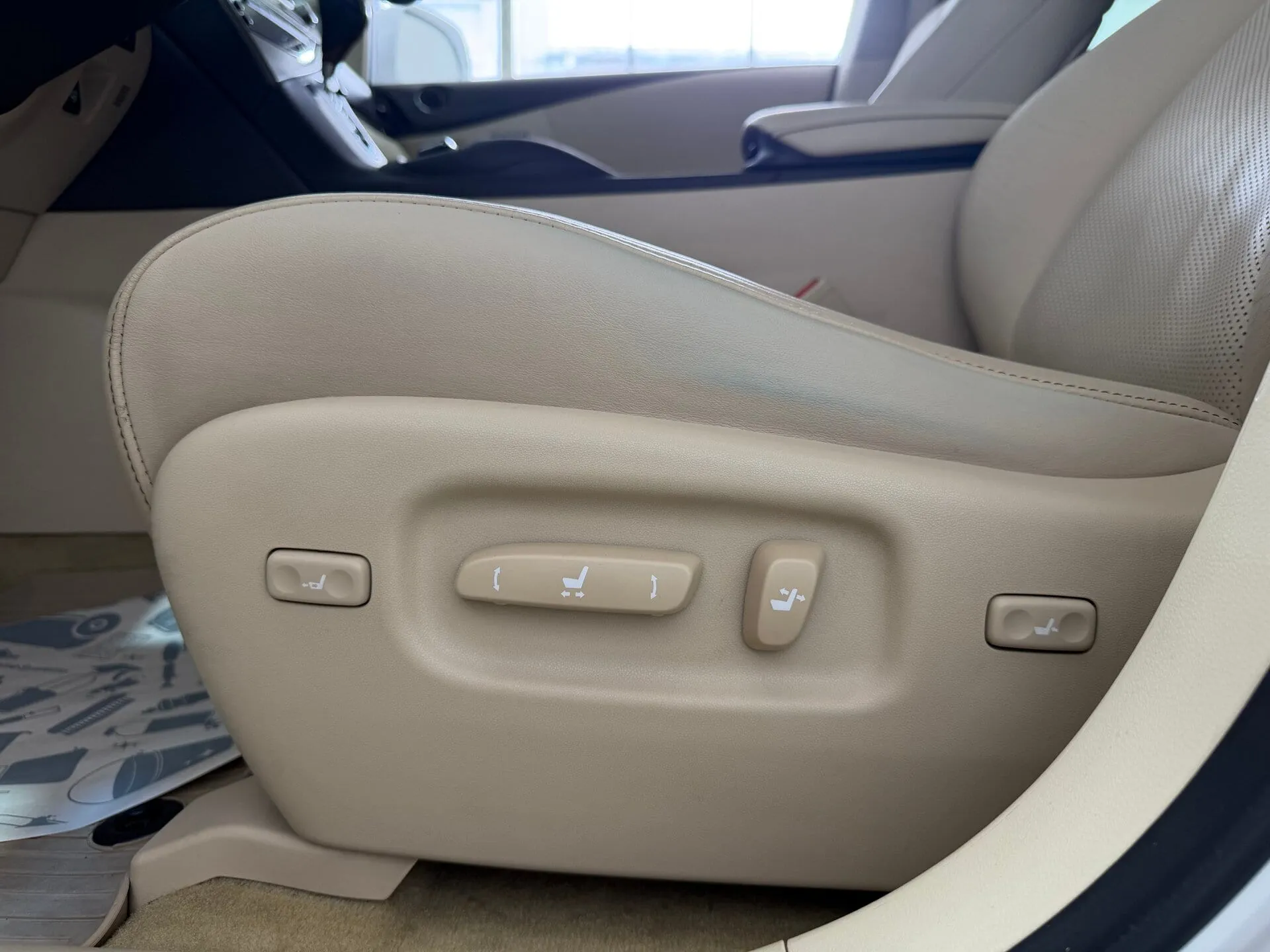 Lexus RX — фото 33 из 37
