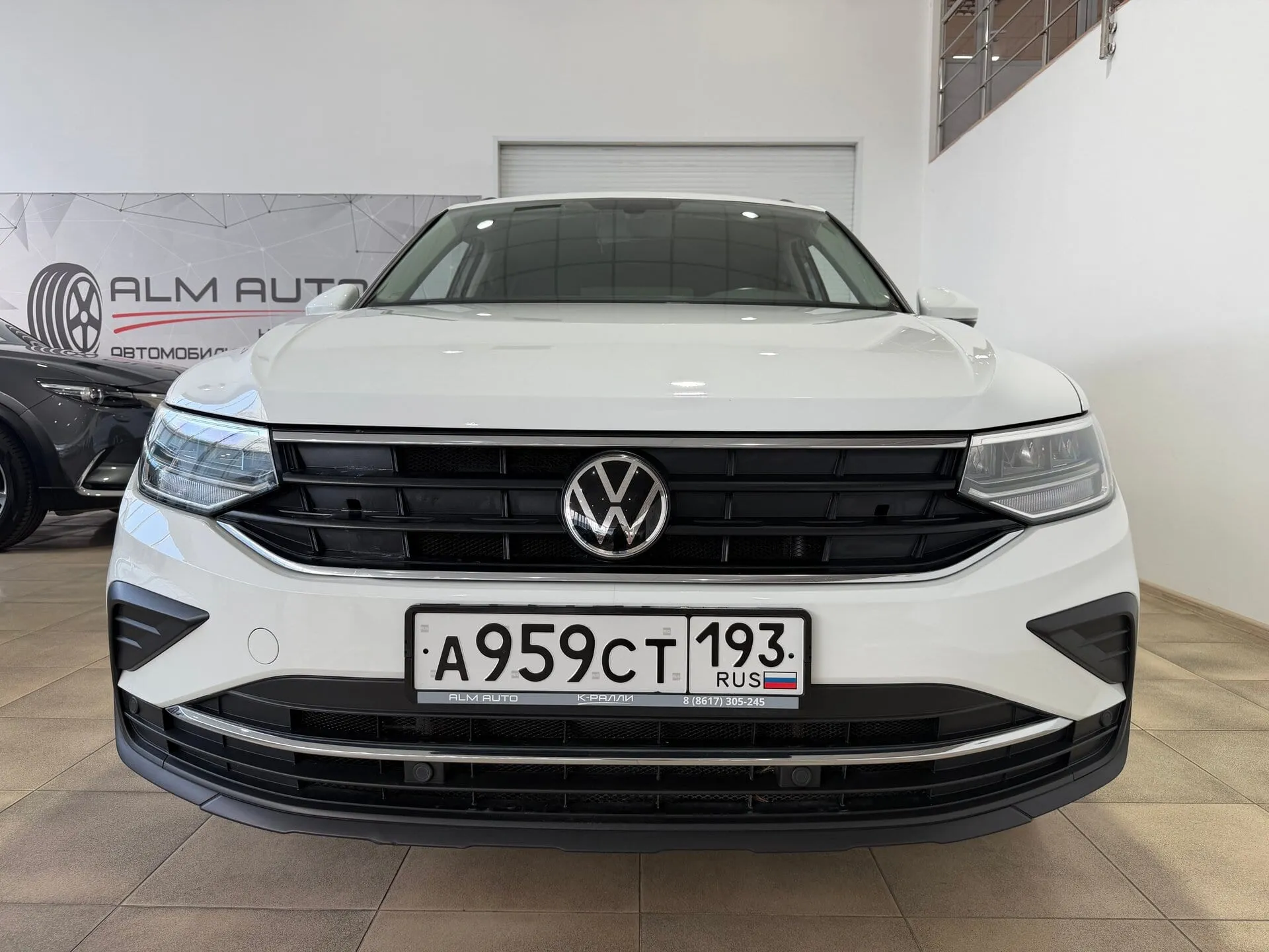 Volkswagen Tiguan — фото 16 из 36