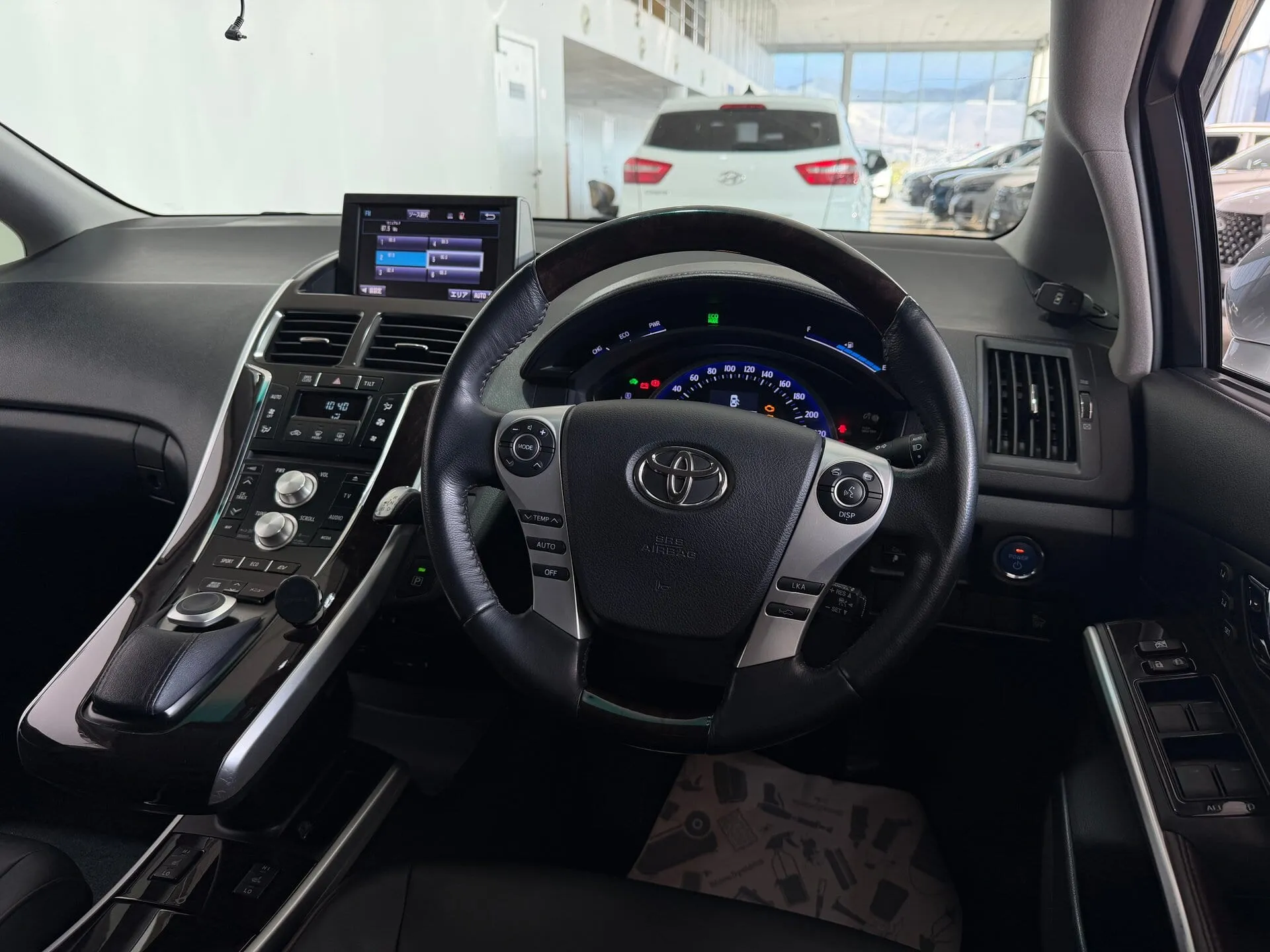 Toyota Sai — фото 28 из 33