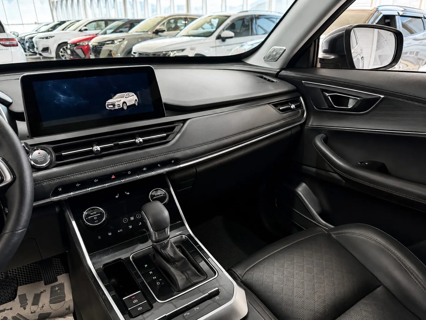 Chery Tiggo 8 — фото 13 из 40