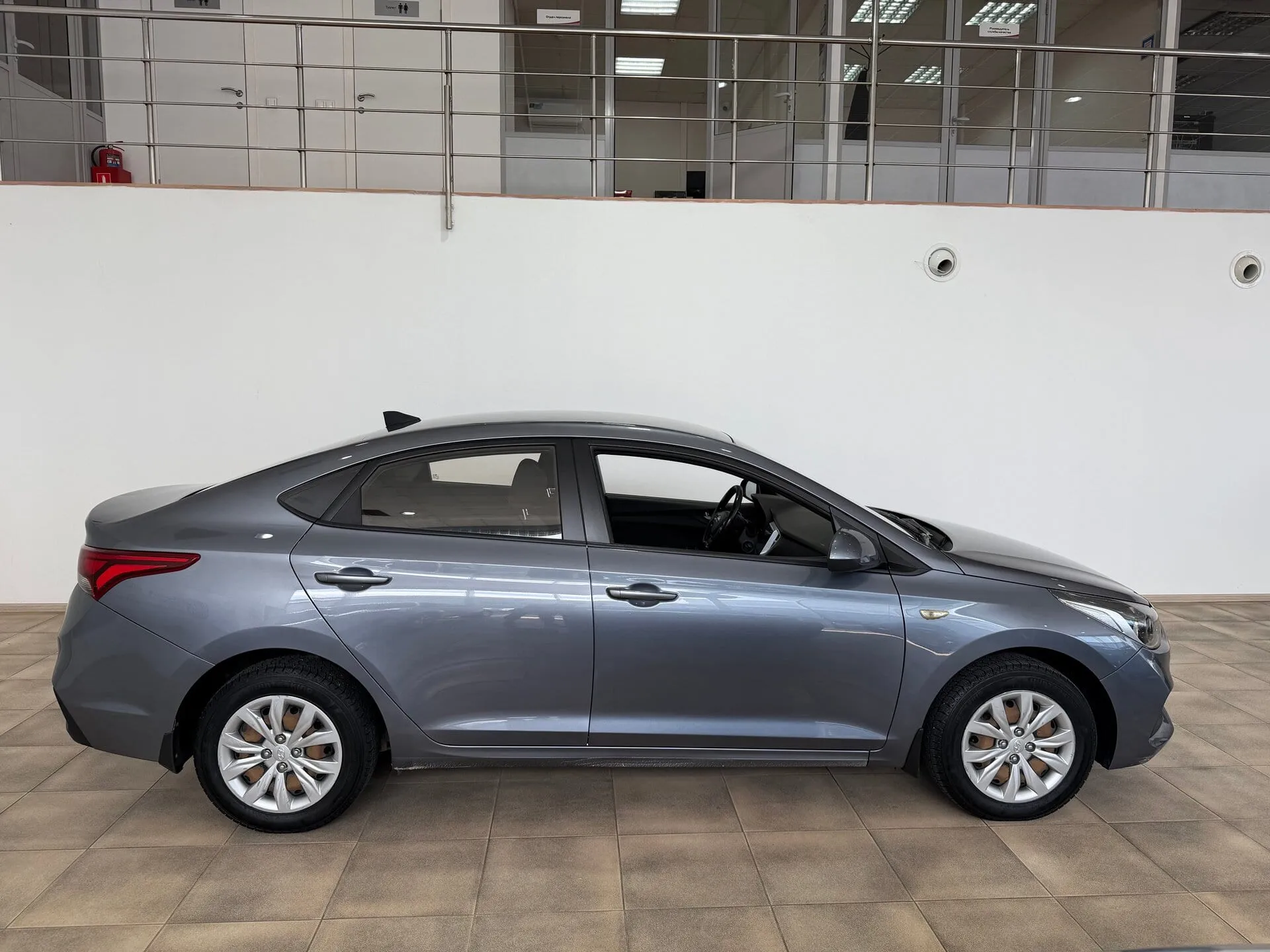 Hyundai Solaris — фото 7 из 34